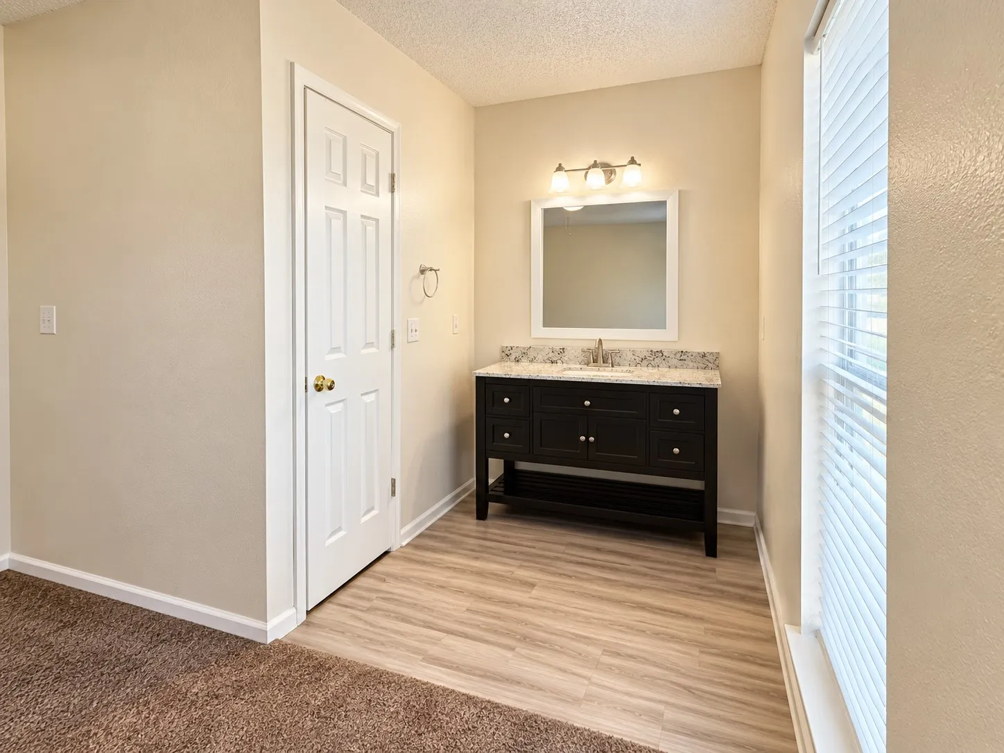 Condominium For Rent in Dallas County , 12484 Abrams Road 2326, Dallas, Texas 75243, 2 Bedroom, 2 Bathroom, Garage spaces, 998 Sqft, built in 1982, mls#21390297, Real Estate Agent in Dallas, Homes For Rent in Dallas county, Homes For Rent in Dallas, Realtor in Dallas Texas, Real Estate Brokerage Independent Realty Texas, Luminita Cordes Realtor