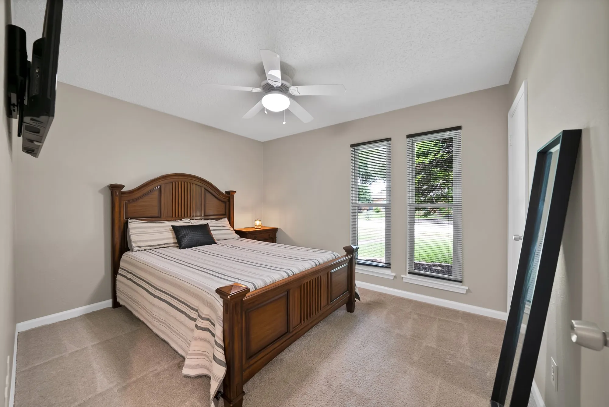 Single Family Residence For Rent in Collin County , 3220 Steven Drive, Plano, Texas 75023, 4 Bedroom, 2 Bathroom, 2 Garage spaces, 2,787 Sqft, built in 1979, mls#21389576, Real Estate Agent in Plano, Homes For Rent in Collin county, Homes For Rent in Plano, Realtor in Plano Texas, Real Estate Brokerage Independent Realty Texas, Luminita Cordes Realtor