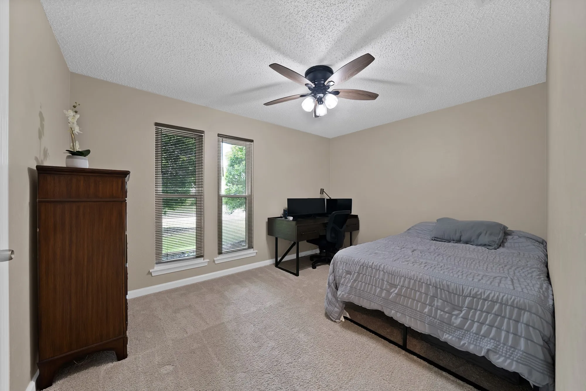 Single Family Residence For Rent in Collin County , 3220 Steven Drive, Plano, Texas 75023, 4 Bedroom, 2 Bathroom, 2 Garage spaces, 2,787 Sqft, built in 1979, mls#21389576, Real Estate Agent in Plano, Homes For Rent in Collin county, Homes For Rent in Plano, Realtor in Plano Texas, Real Estate Brokerage Independent Realty Texas, Luminita Cordes Realtor