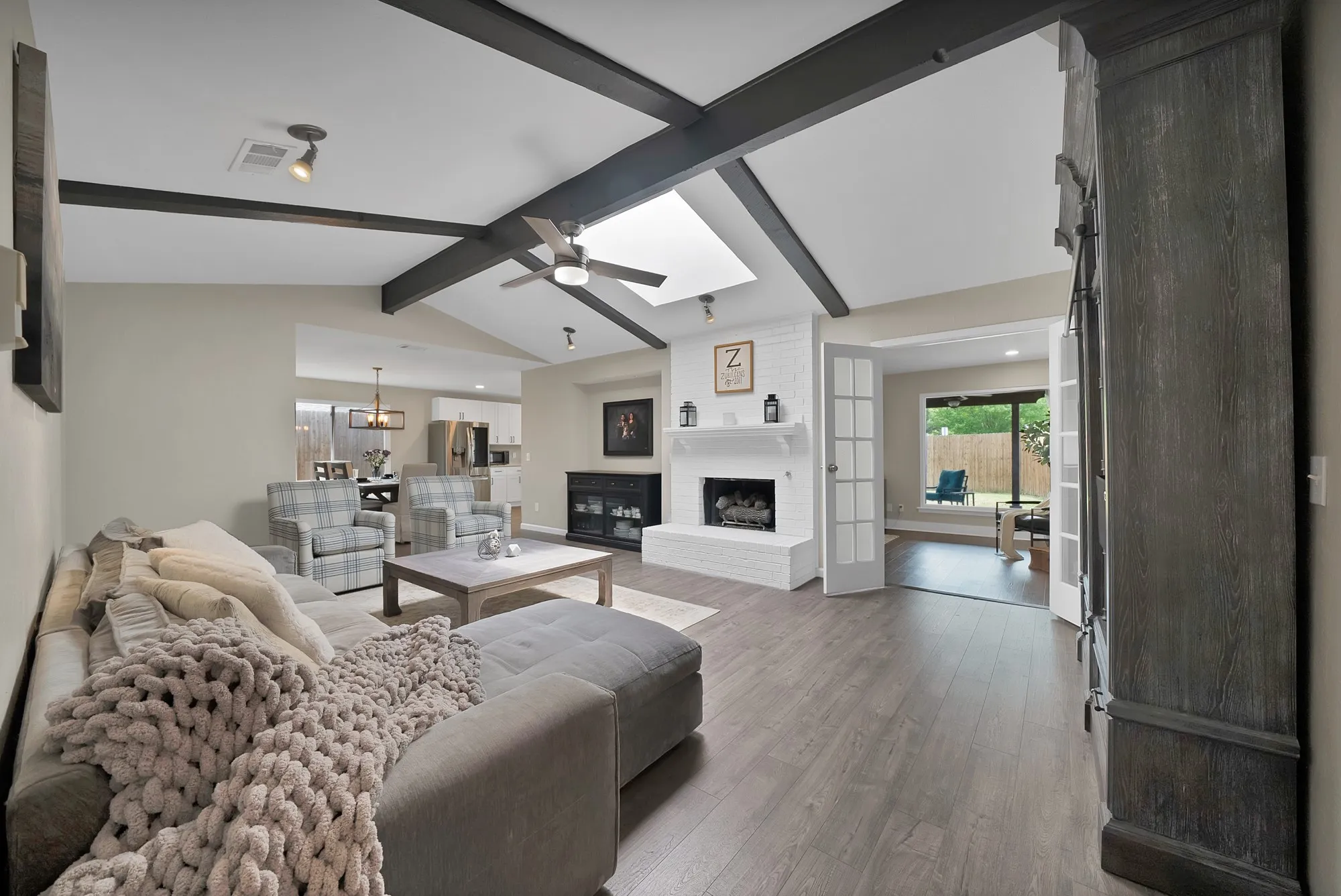 Single Family Residence For Rent in Collin County , 3220 Steven Drive, Plano, Texas 75023, 4 Bedroom, 2 Bathroom, 2 Garage spaces, 2,787 Sqft, built in 1979, mls#21389576, Real Estate Agent in Plano, Homes For Rent in Collin county, Homes For Rent in Plano, Realtor in Plano Texas, Real Estate Brokerage Independent Realty Texas, Luminita Cordes Realtor