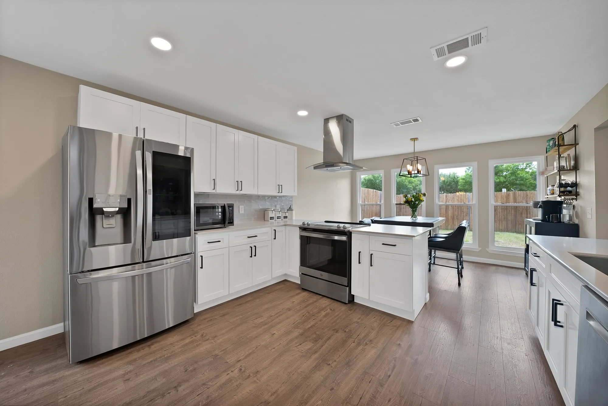 Single Family Residence For Rent in Collin County , 3220 Steven Drive, Plano, Texas 75023, 4 Bedroom, 2 Bathroom, 2 Garage spaces, 2,787 Sqft, built in 1979, mls#21389576, Real Estate Agent in Plano, Homes For Rent in Collin county, Homes For Rent in Plano, Realtor in Plano Texas, Real Estate Brokerage Independent Realty Texas, Luminita Cordes Realtor