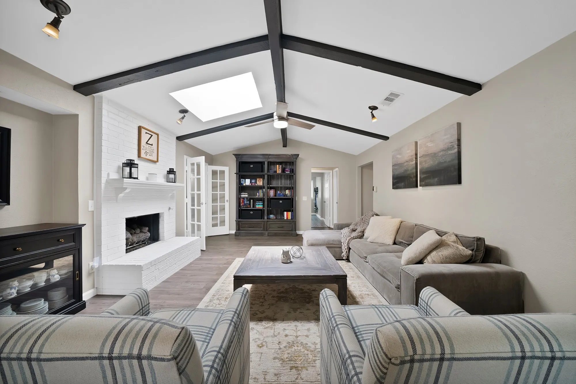 Single Family Residence For Rent in Collin County , 3220 Steven Drive, Plano, Texas 75023, 4 Bedroom, 2 Bathroom, 2 Garage spaces, 2,787 Sqft, built in 1979, mls#21389576, Real Estate Agent in Plano, Homes For Rent in Collin county, Homes For Rent in Plano, Realtor in Plano Texas, Real Estate Brokerage Independent Realty Texas, Luminita Cordes Realtor