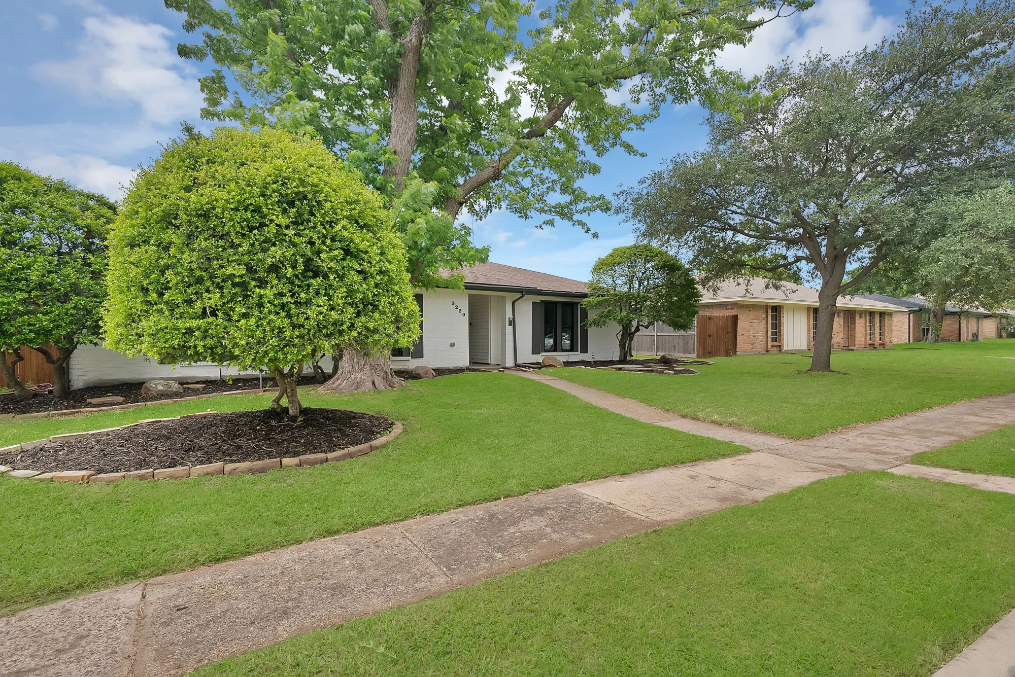 Single Family Residence For Rent in Collin County , 3220 Steven Drive, Plano, Texas 75023, 4 Bedroom, 2 Bathroom, 2 Garage spaces, 2,787 Sqft, built in 1979, mls#21389576, Real Estate Agent in Plano, Homes For Rent in Collin county, Homes For Rent in Plano, Realtor in Plano Texas, Real Estate Brokerage Independent Realty Texas, Luminita Cordes Realtor