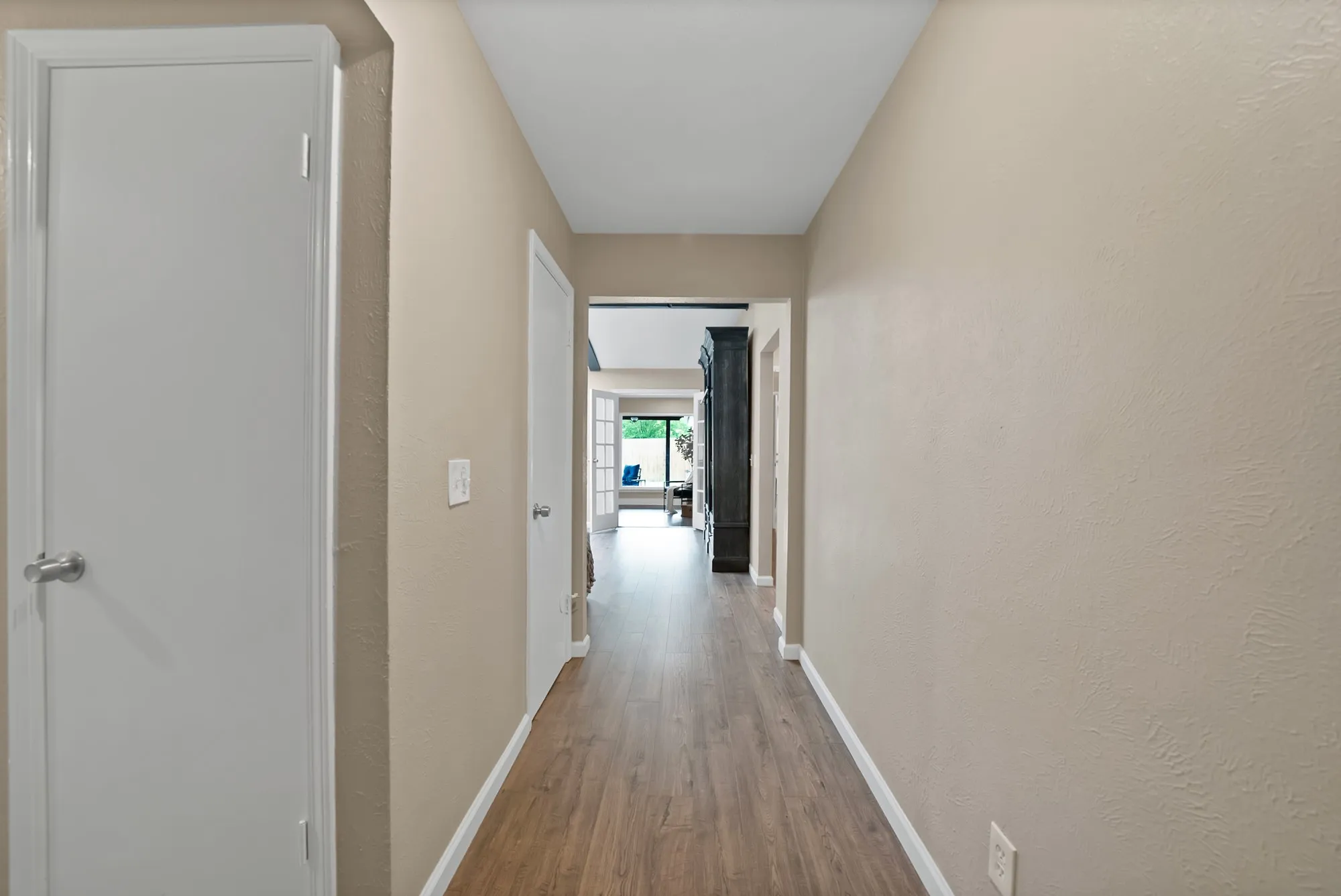 Single Family Residence For Rent in Collin County , 3220 Steven Drive, Plano, Texas 75023, 4 Bedroom, 2 Bathroom, 2 Garage spaces, 2,787 Sqft, built in 1979, mls#21389576, Real Estate Agent in Plano, Homes For Rent in Collin county, Homes For Rent in Plano, Realtor in Plano Texas, Real Estate Brokerage Independent Realty Texas, Luminita Cordes Realtor