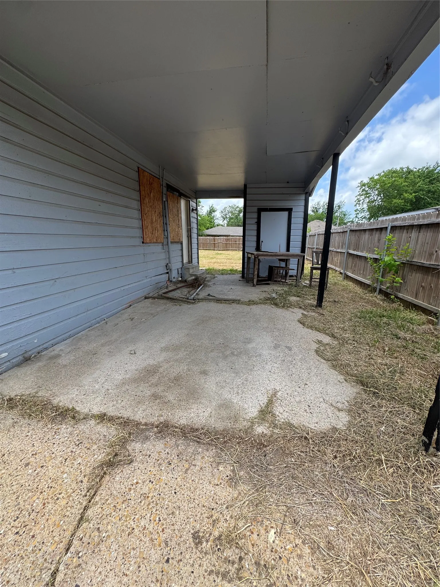 Single Family Residence For Sale in Kaufman County , 708 Mount Olive Street, Terrell, Texas 75160, 3 Bedroom, 1 Bathroom, Garage spaces, 772 Sqft, built in 1962, mls#21390311, Real Estate Agent in Terrell, Homes For Sale in Kaufman county, Homes For Sale in Terrell, Realtor in Terrell Texas, Real Estate Brokerage Independent Realty Texas, Luminita Cordes Realtor