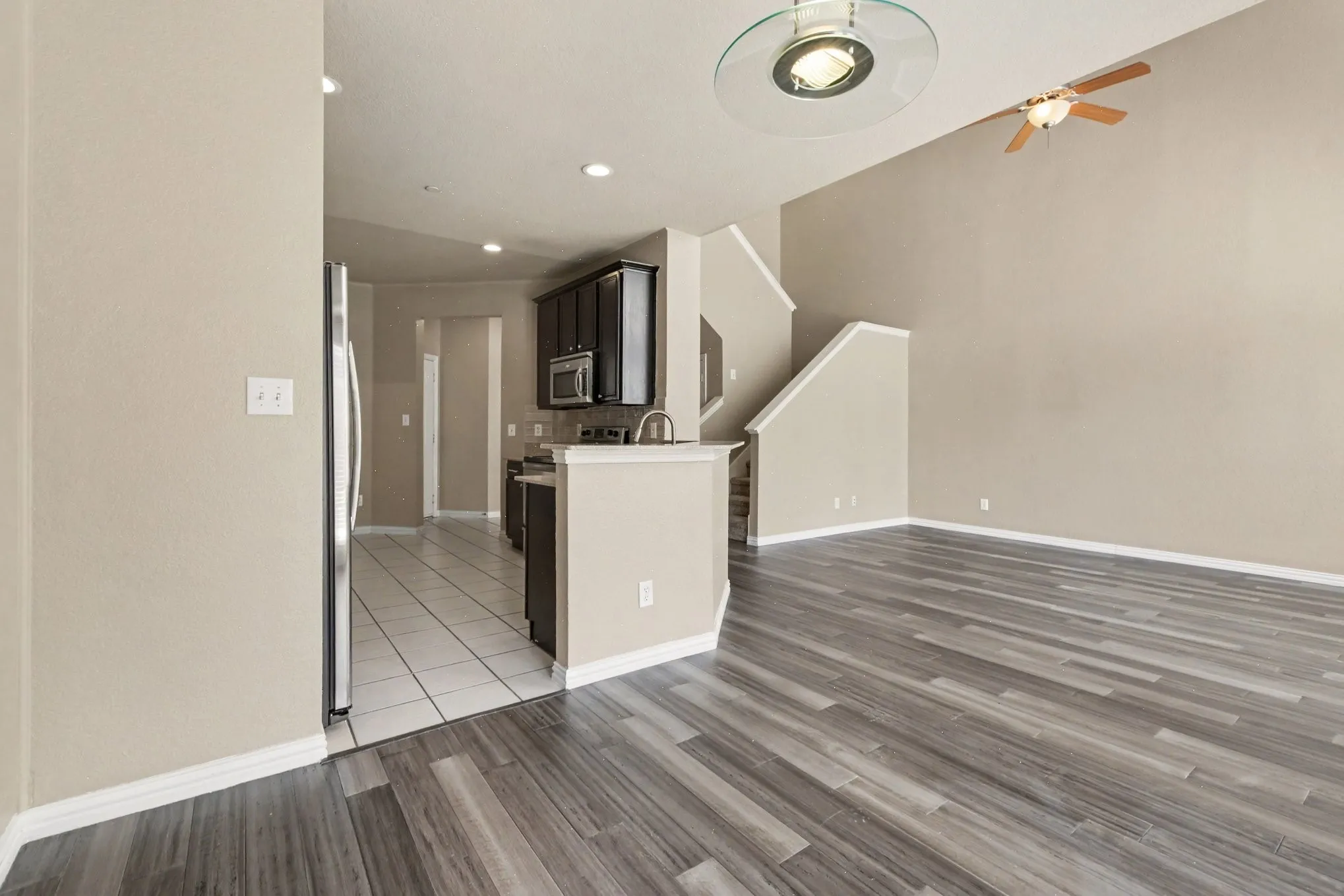 Townhouse For Sale in Collin County , 932 Avondale Lane, Plano, Texas 75025, 2 Bedroom, 3 Bathroom, 2 Garage spaces, 1,602 Sqft, built in 1999, mls#21387431, Real Estate Agent in Plano, Homes For Sale in Collin county, Homes For Sale in Plano, Realtor in Plano Texas, Real Estate Brokerage Independent Realty Texas, Luminita Cordes Realtor