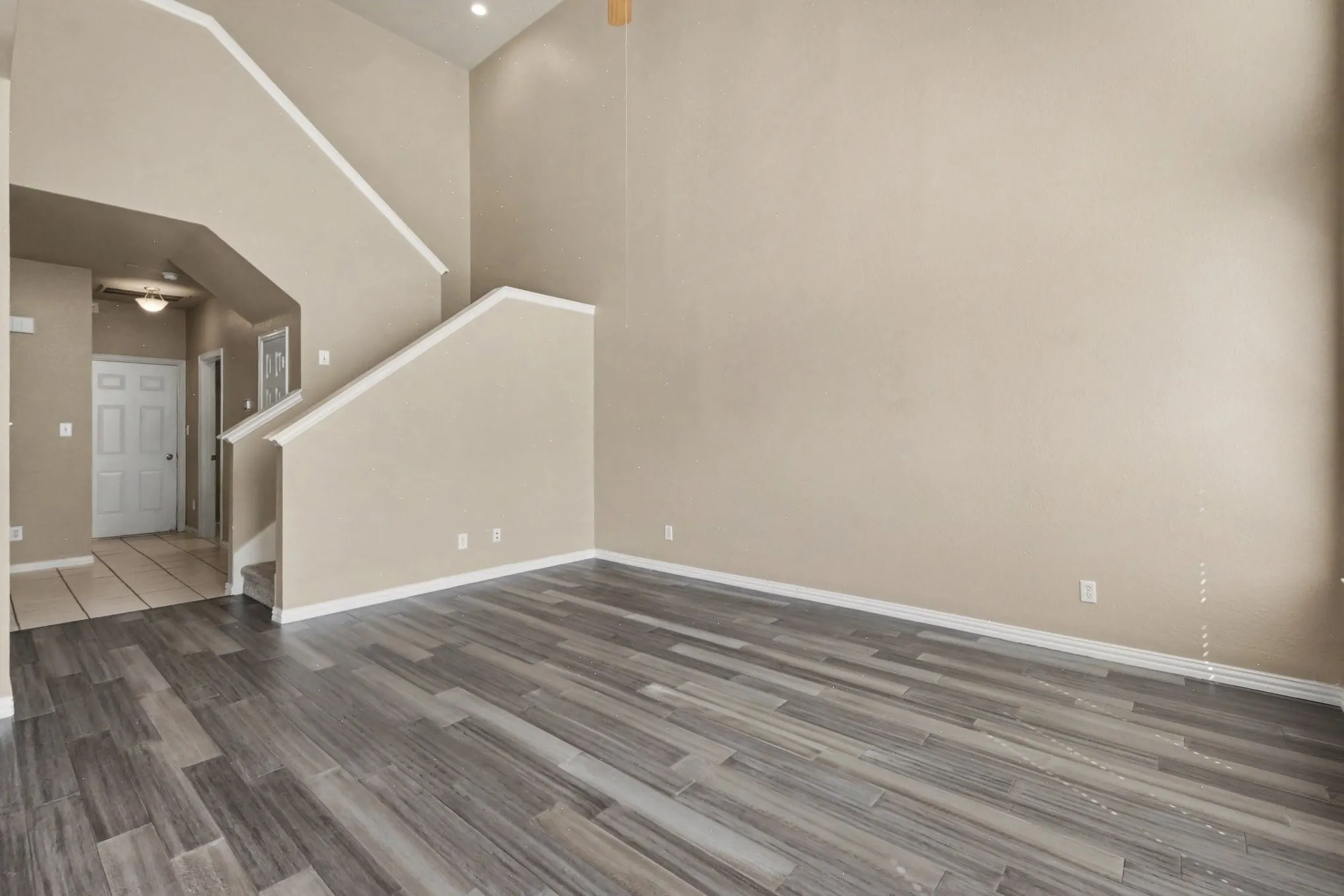 Townhouse For Sale in Collin County , 932 Avondale Lane, Plano, Texas 75025, 2 Bedroom, 3 Bathroom, 2 Garage spaces, 1,602 Sqft, built in 1999, mls#21387431, Real Estate Agent in Plano, Homes For Sale in Collin county, Homes For Sale in Plano, Realtor in Plano Texas, Real Estate Brokerage Independent Realty Texas, Luminita Cordes Realtor