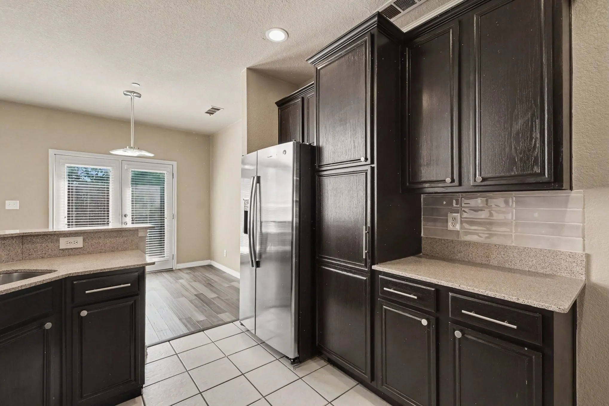 Townhouse For Sale in Collin County , 932 Avondale Lane, Plano, Texas 75025, 2 Bedroom, 3 Bathroom, 2 Garage spaces, 1,602 Sqft, built in 1999, mls#21387431, Real Estate Agent in Plano, Homes For Sale in Collin county, Homes For Sale in Plano, Realtor in Plano Texas, Real Estate Brokerage Independent Realty Texas, Luminita Cordes Realtor