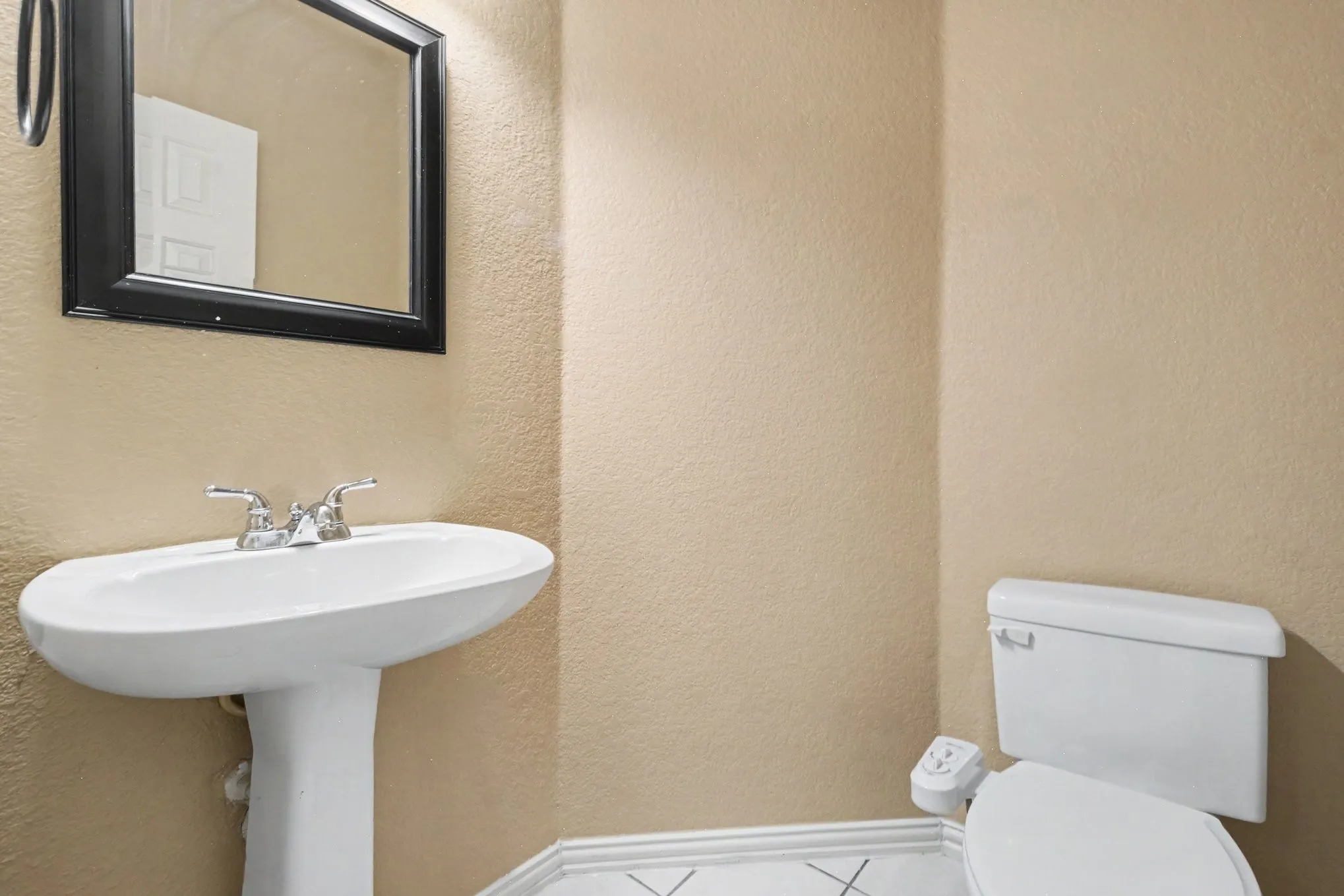 Townhouse For Sale in Collin County , 932 Avondale Lane, Plano, Texas 75025, 2 Bedroom, 3 Bathroom, 2 Garage spaces, 1,602 Sqft, built in 1999, mls#21387431, Real Estate Agent in Plano, Homes For Sale in Collin county, Homes For Sale in Plano, Realtor in Plano Texas, Real Estate Brokerage Independent Realty Texas, Luminita Cordes Realtor