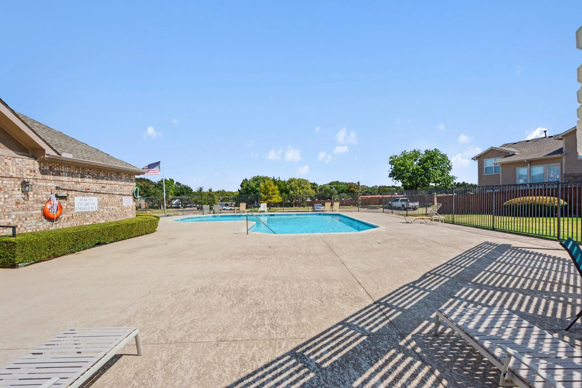 Townhouse For Sale in Collin County , 932 Avondale Lane, Plano, Texas 75025, 2 Bedroom, 3 Bathroom, 2 Garage spaces, 1,602 Sqft, built in 1999, mls#21387431, Real Estate Agent in Plano, Homes For Sale in Collin county, Homes For Sale in Plano, Realtor in Plano Texas, Real Estate Brokerage Independent Realty Texas, Luminita Cordes Realtor