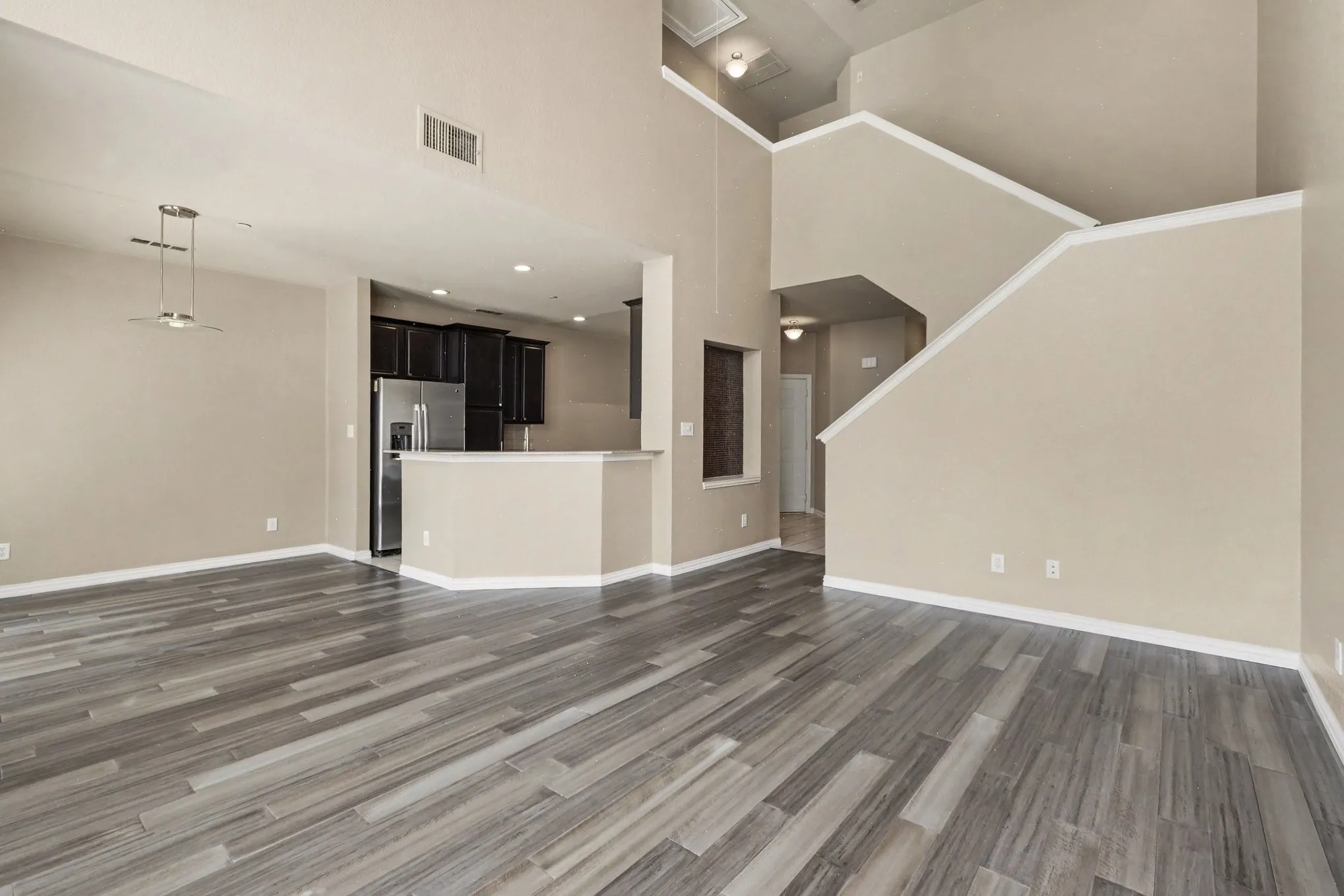 Townhouse For Sale in Collin County , 932 Avondale Lane, Plano, Texas 75025, 2 Bedroom, 3 Bathroom, 2 Garage spaces, 1,602 Sqft, built in 1999, mls#21387431, Real Estate Agent in Plano, Homes For Sale in Collin county, Homes For Sale in Plano, Realtor in Plano Texas, Real Estate Brokerage Independent Realty Texas, Luminita Cordes Realtor