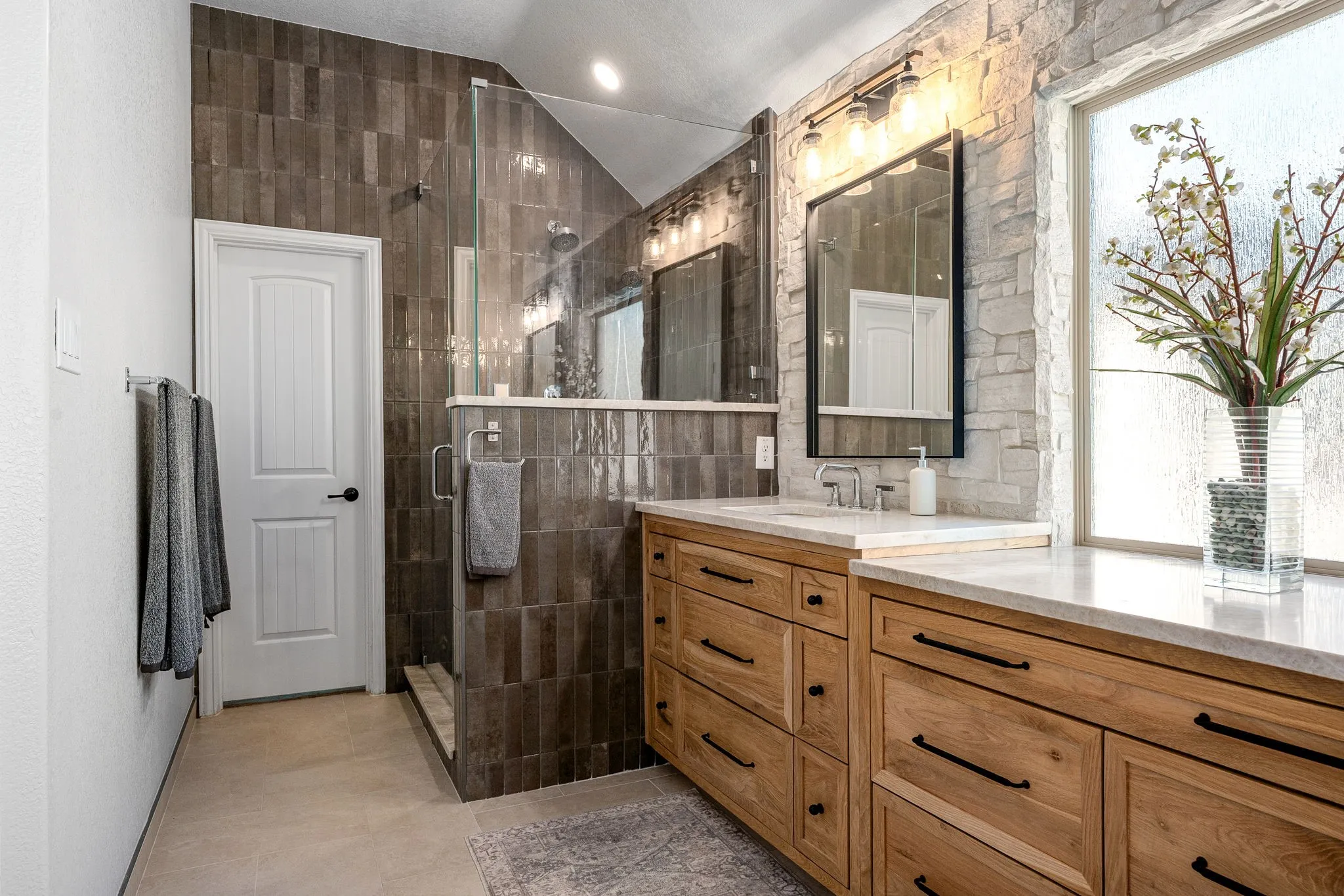 Single Family Residence For Sale in Denton County , 1412 Sundown Drive, Flower Mound, Texas 75028, 4 Bedroom, 3 Bathroom, 3 Garage spaces, 2,975 Sqft, built in 2012, mls#21390323, Real Estate Agent in Flower Mound, Homes For Sale in Denton county, Homes For Sale in Flower Mound, Realtor in Flower Mound Texas, Real Estate Brokerage Independent Realty Texas, Luminita Cordes Realtor