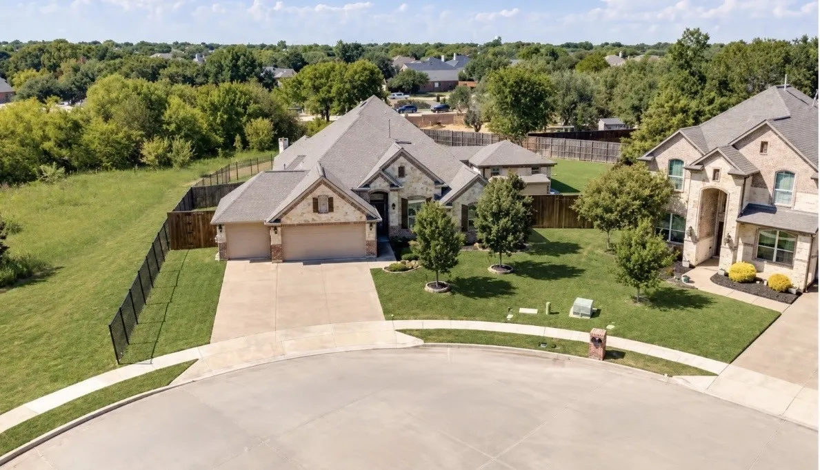 Single Family Residence For Sale in Denton County , 1412 Sundown Drive, Flower Mound, Texas 75028, 4 Bedroom, 3 Bathroom, 3 Garage spaces, 2,975 Sqft, built in 2012, mls#21390323, Real Estate Agent in Flower Mound, Homes For Sale in Denton county, Homes For Sale in Flower Mound, Realtor in Flower Mound Texas, Real Estate Brokerage Independent Realty Texas, Luminita Cordes Realtor