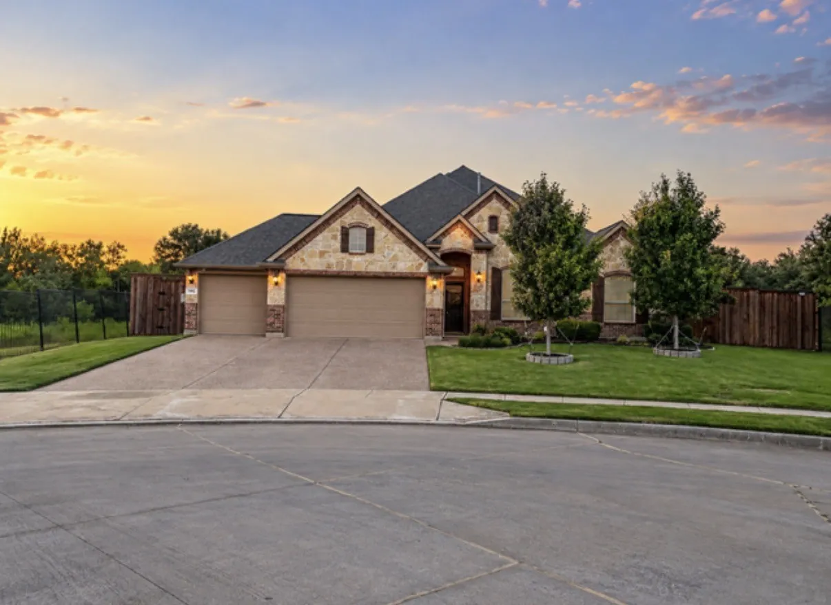 Single Family Residence For Sale in Denton County , 1412 Sundown Drive, Flower Mound, Texas 75028, 4 Bedroom, 3 Bathroom, 3 Garage spaces, 2,975 Sqft, built in 2012, mls#21390323, Real Estate Agent in Flower Mound, Homes For Sale in Denton county, Homes For Sale in Flower Mound, Realtor in Flower Mound Texas, Real Estate Brokerage Independent Realty Texas, Luminita Cordes Realtor