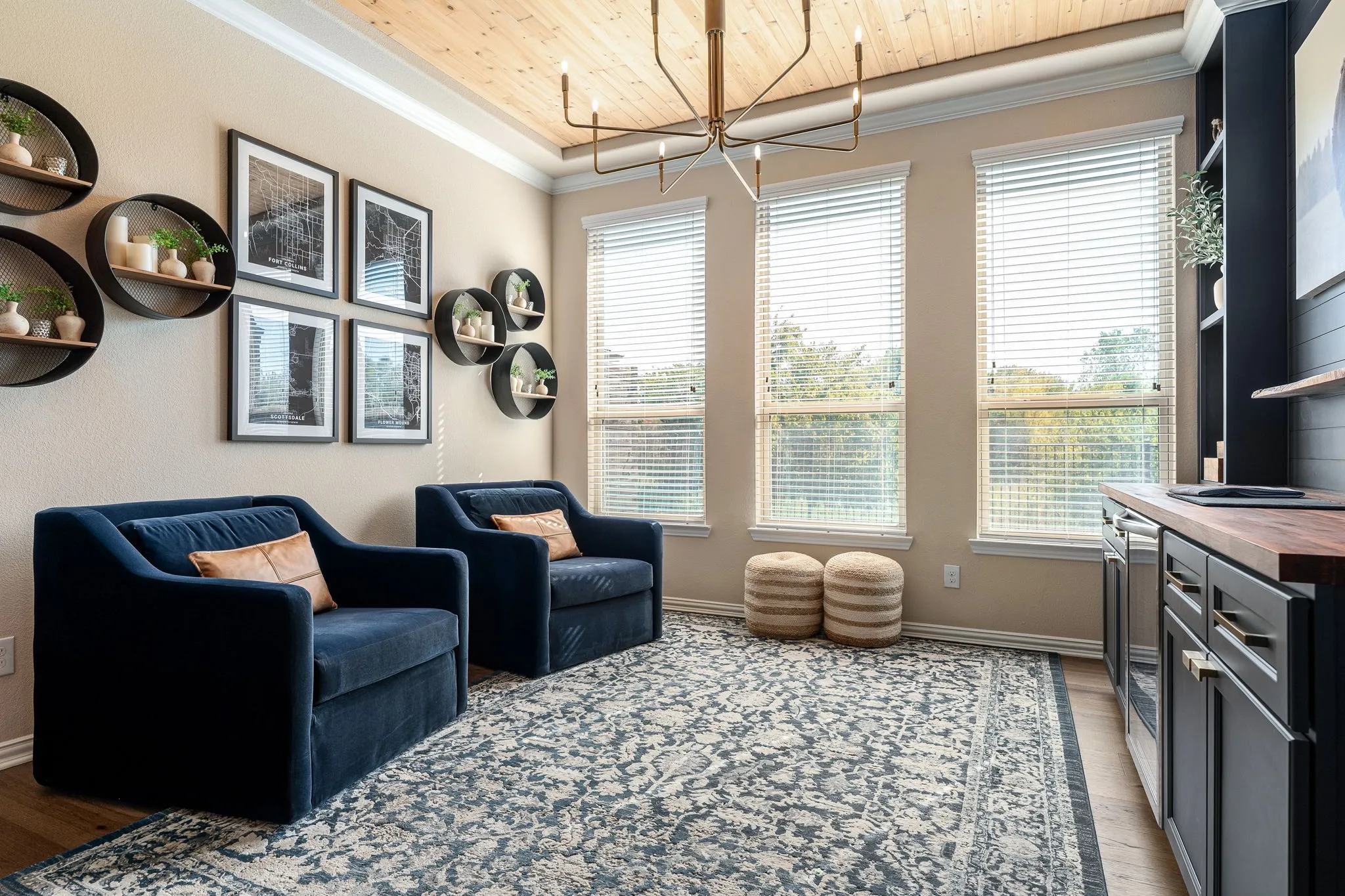 Lounge/2nd Living/Dining