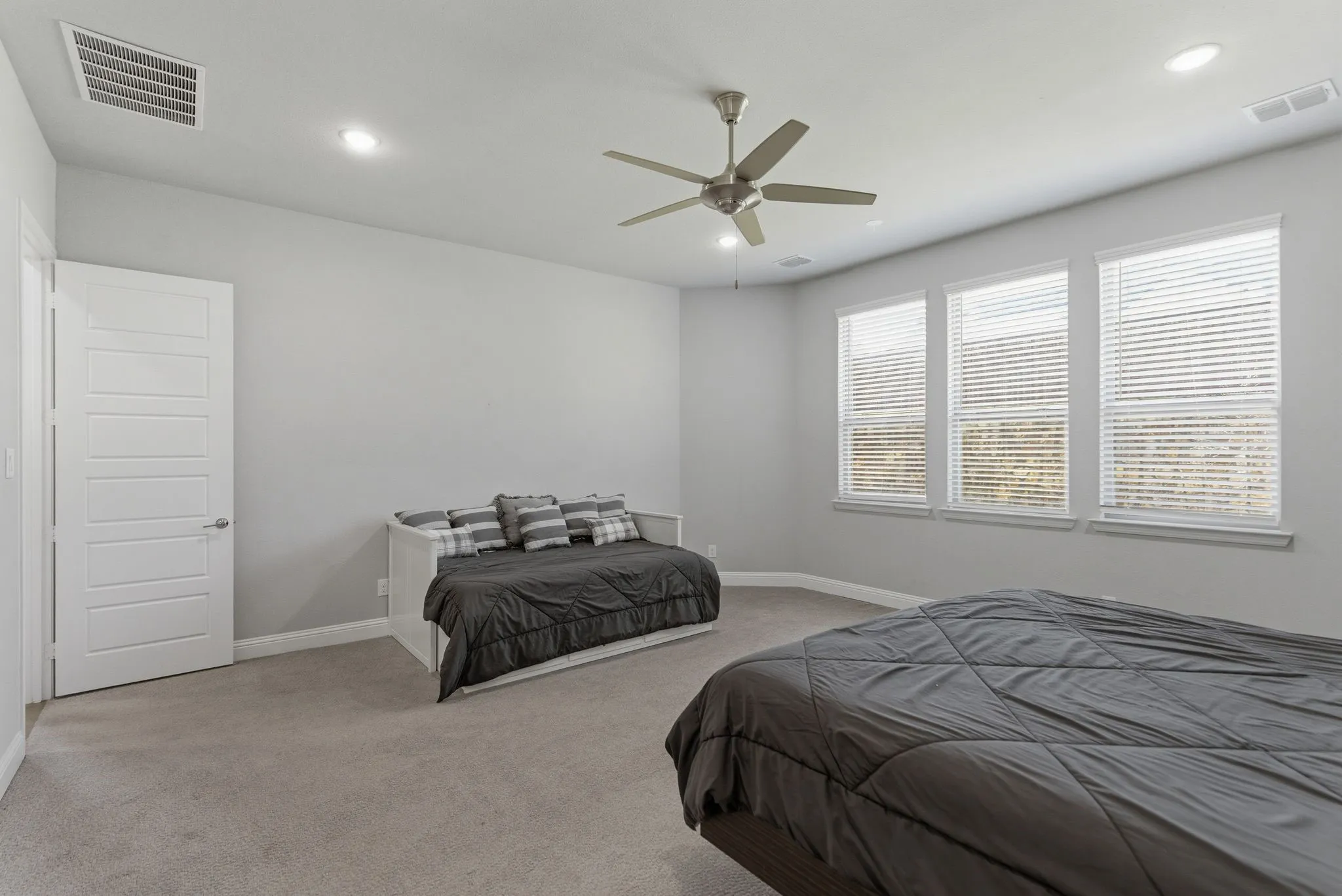 Single Family Residence For Rent in Collin County , 9607 Maple Hill Lane, Frisco, Texas 75035, 4 Bedroom, 4 Bathroom, 3 Garage spaces, 3,552 Sqft, built in 2021, mls#21390336, Real Estate Agent in Frisco, Homes For Rent in Collin county, Homes For Rent in Frisco, Realtor in Frisco Texas, Real Estate Brokerage Independent Realty Texas, Luminita Cordes Realtor