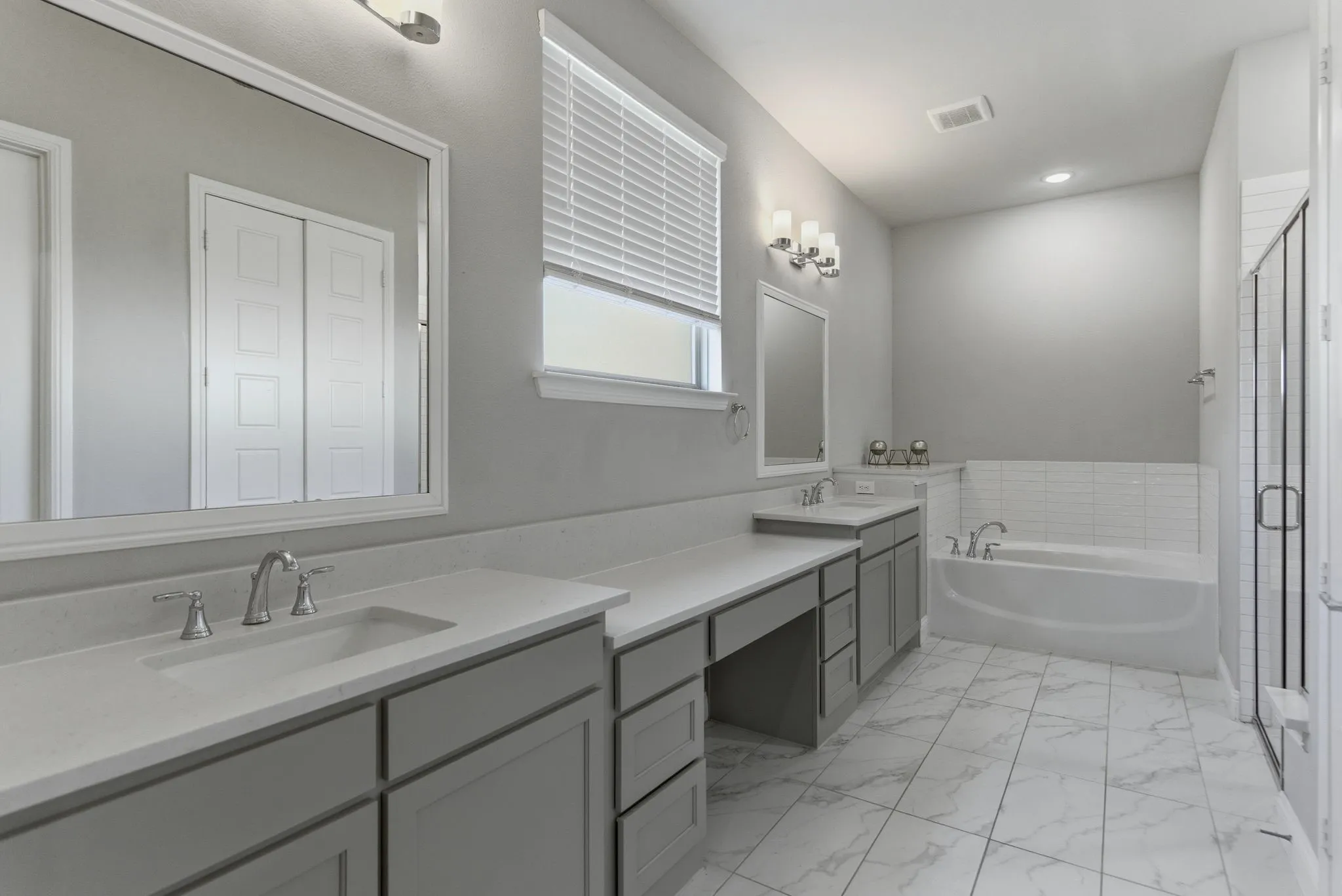 Single Family Residence For Rent in Collin County , 9607 Maple Hill Lane, Frisco, Texas 75035, 4 Bedroom, 4 Bathroom, 3 Garage spaces, 3,552 Sqft, built in 2021, mls#21390336, Real Estate Agent in Frisco, Homes For Rent in Collin county, Homes For Rent in Frisco, Realtor in Frisco Texas, Real Estate Brokerage Independent Realty Texas, Luminita Cordes Realtor