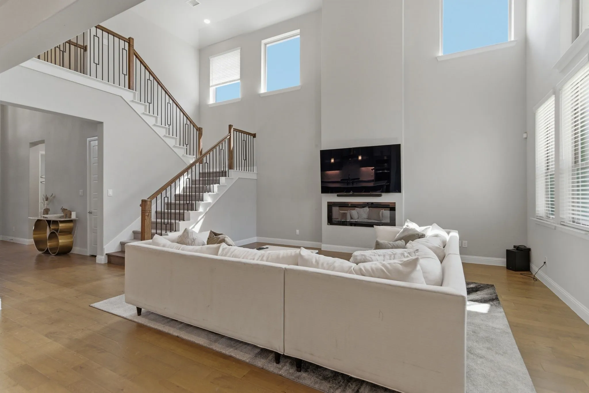 Single Family Residence For Rent in Collin County , 9607 Maple Hill Lane, Frisco, Texas 75035, 4 Bedroom, 4 Bathroom, 3 Garage spaces, 3,552 Sqft, built in 2021, mls#21390336, Real Estate Agent in Frisco, Homes For Rent in Collin county, Homes For Rent in Frisco, Realtor in Frisco Texas, Real Estate Brokerage Independent Realty Texas, Luminita Cordes Realtor