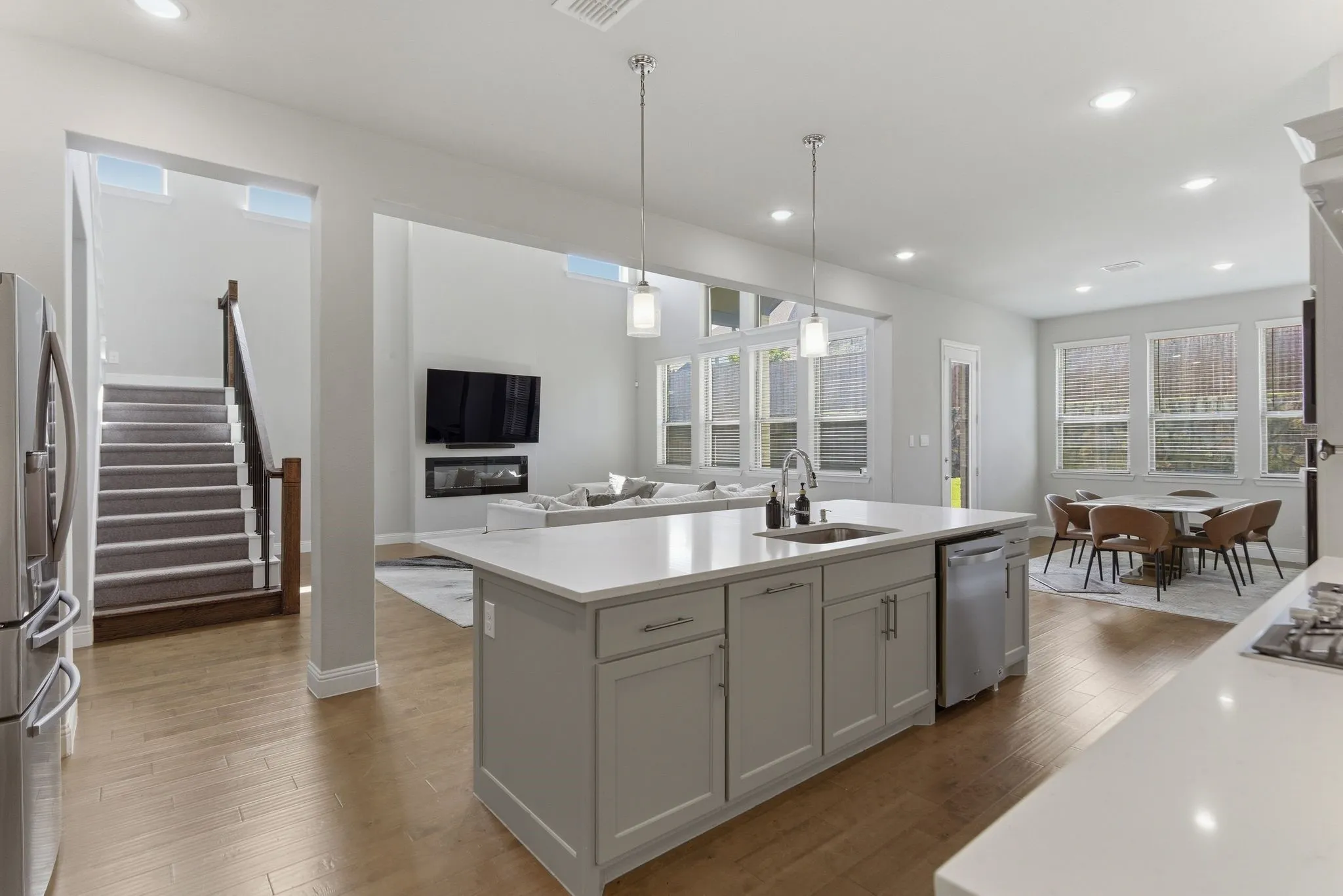 Single Family Residence For Rent in Collin County , 9607 Maple Hill Lane, Frisco, Texas 75035, 4 Bedroom, 4 Bathroom, 3 Garage spaces, 3,552 Sqft, built in 2021, mls#21390336, Real Estate Agent in Frisco, Homes For Rent in Collin county, Homes For Rent in Frisco, Realtor in Frisco Texas, Real Estate Brokerage Independent Realty Texas, Luminita Cordes Realtor