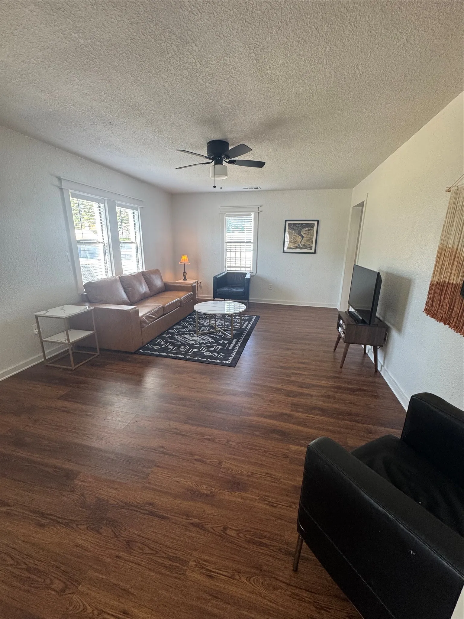 Single Family Residence For Rent in Tarrant County , 108 NW 30th Street, Fort Worth, Texas 76106, 2 Bedroom, 1 Bathroom, Garage spaces, 768 Sqft, built in 1949, mls#21390312, Real Estate Agent in Fort Worth, Homes For Rent in Tarrant county, Homes For Rent in Fort Worth, Realtor in Fort Worth Texas, Real Estate Brokerage Independent Realty Texas, Luminita Cordes Realtor
