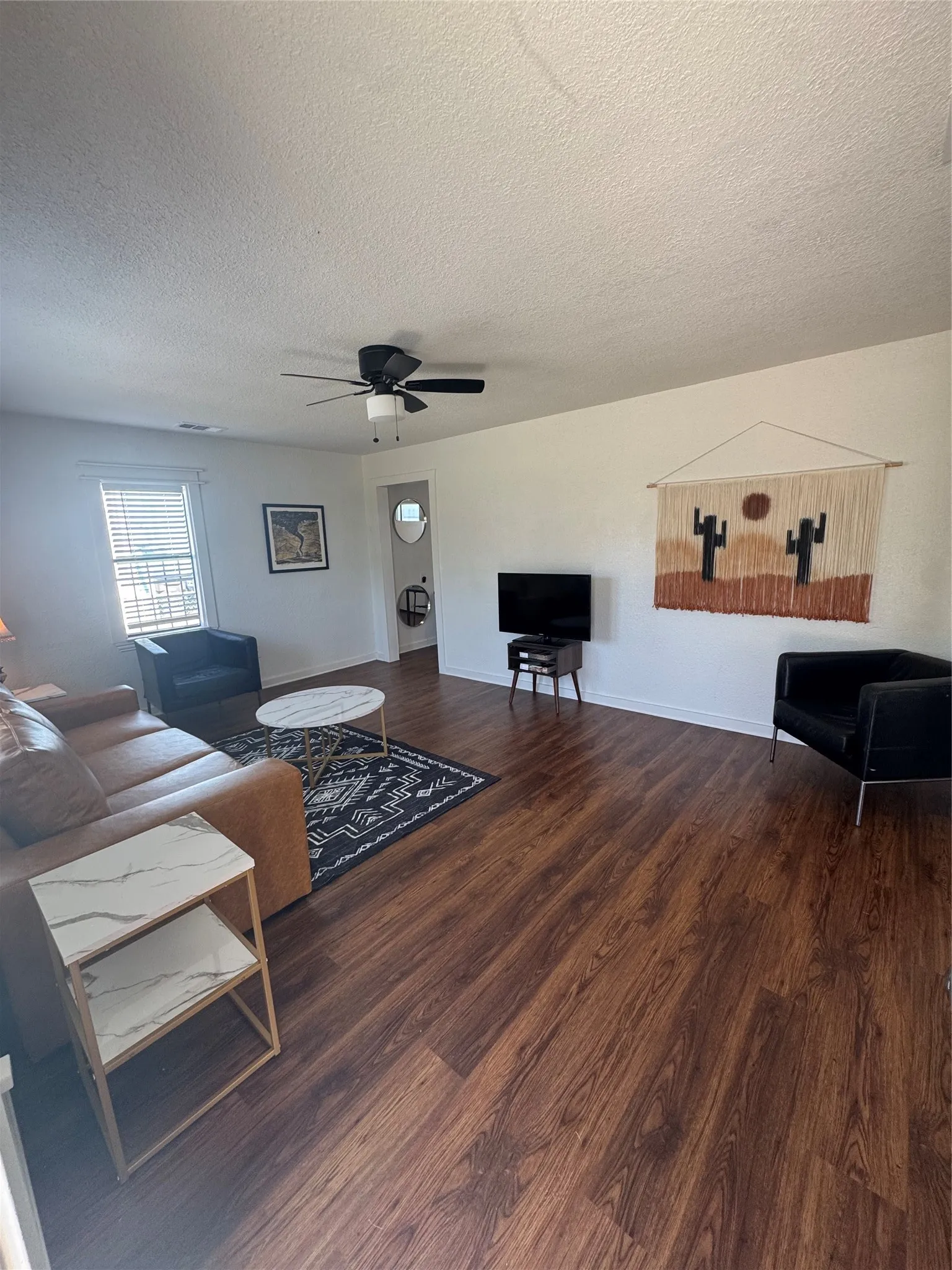 Single Family Residence For Rent in Tarrant County , 108 NW 30th Street, Fort Worth, Texas 76106, 2 Bedroom, 1 Bathroom, Garage spaces, 768 Sqft, built in 1949, mls#21390312, Real Estate Agent in Fort Worth, Homes For Rent in Tarrant county, Homes For Rent in Fort Worth, Realtor in Fort Worth Texas, Real Estate Brokerage Independent Realty Texas, Luminita Cordes Realtor