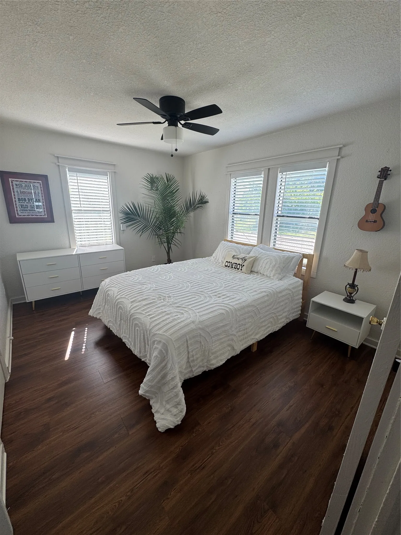 Single Family Residence For Rent in Tarrant County , 108 NW 30th Street, Fort Worth, Texas 76106, 2 Bedroom, 1 Bathroom, Garage spaces, 768 Sqft, built in 1949, mls#21390312, Real Estate Agent in Fort Worth, Homes For Rent in Tarrant county, Homes For Rent in Fort Worth, Realtor in Fort Worth Texas, Real Estate Brokerage Independent Realty Texas, Luminita Cordes Realtor