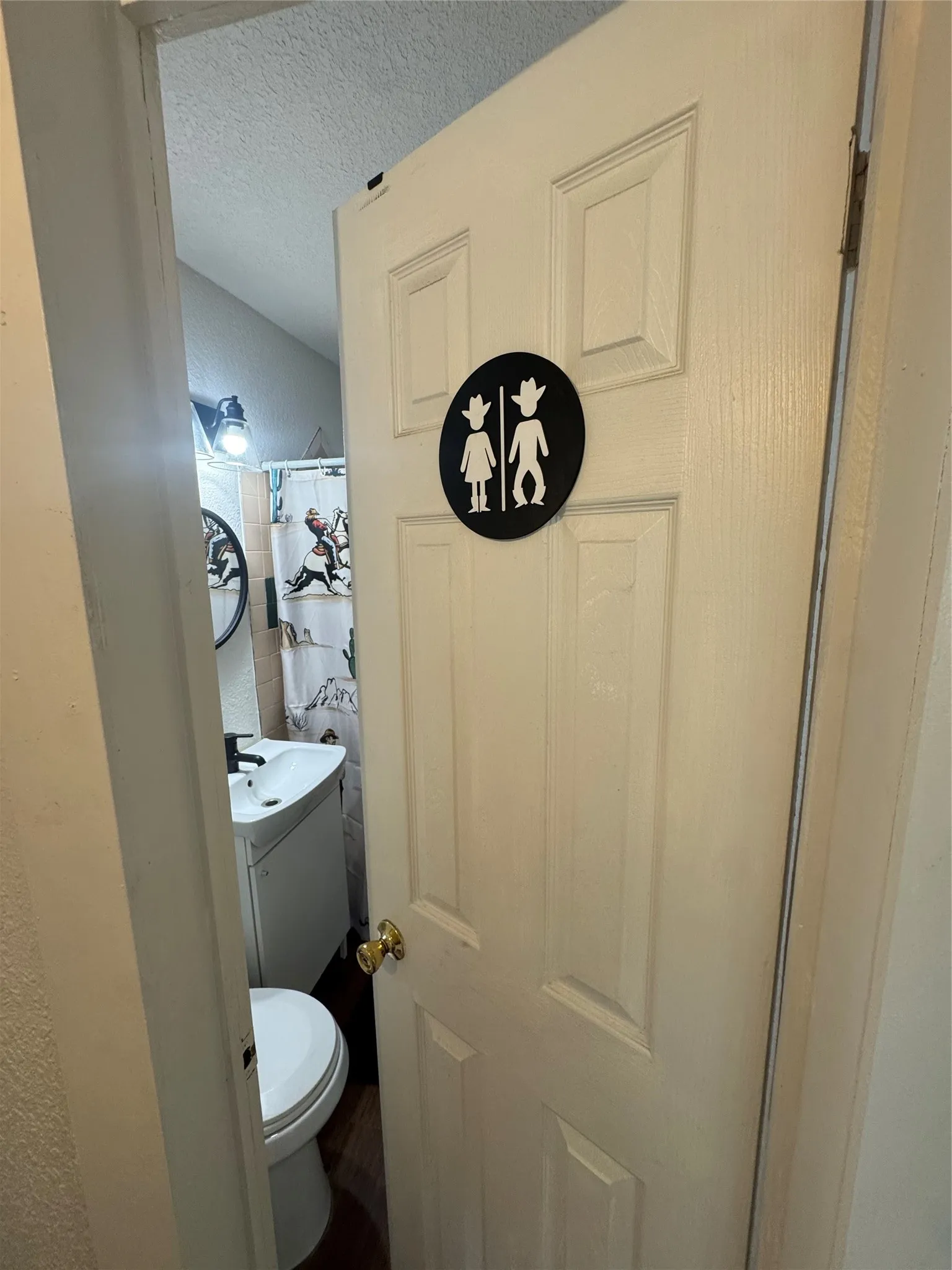 Single Family Residence For Rent in Tarrant County , 108 NW 30th Street, Fort Worth, Texas 76106, 2 Bedroom, 1 Bathroom, Garage spaces, 768 Sqft, built in 1949, mls#21390312, Real Estate Agent in Fort Worth, Homes For Rent in Tarrant county, Homes For Rent in Fort Worth, Realtor in Fort Worth Texas, Real Estate Brokerage Independent Realty Texas, Luminita Cordes Realtor