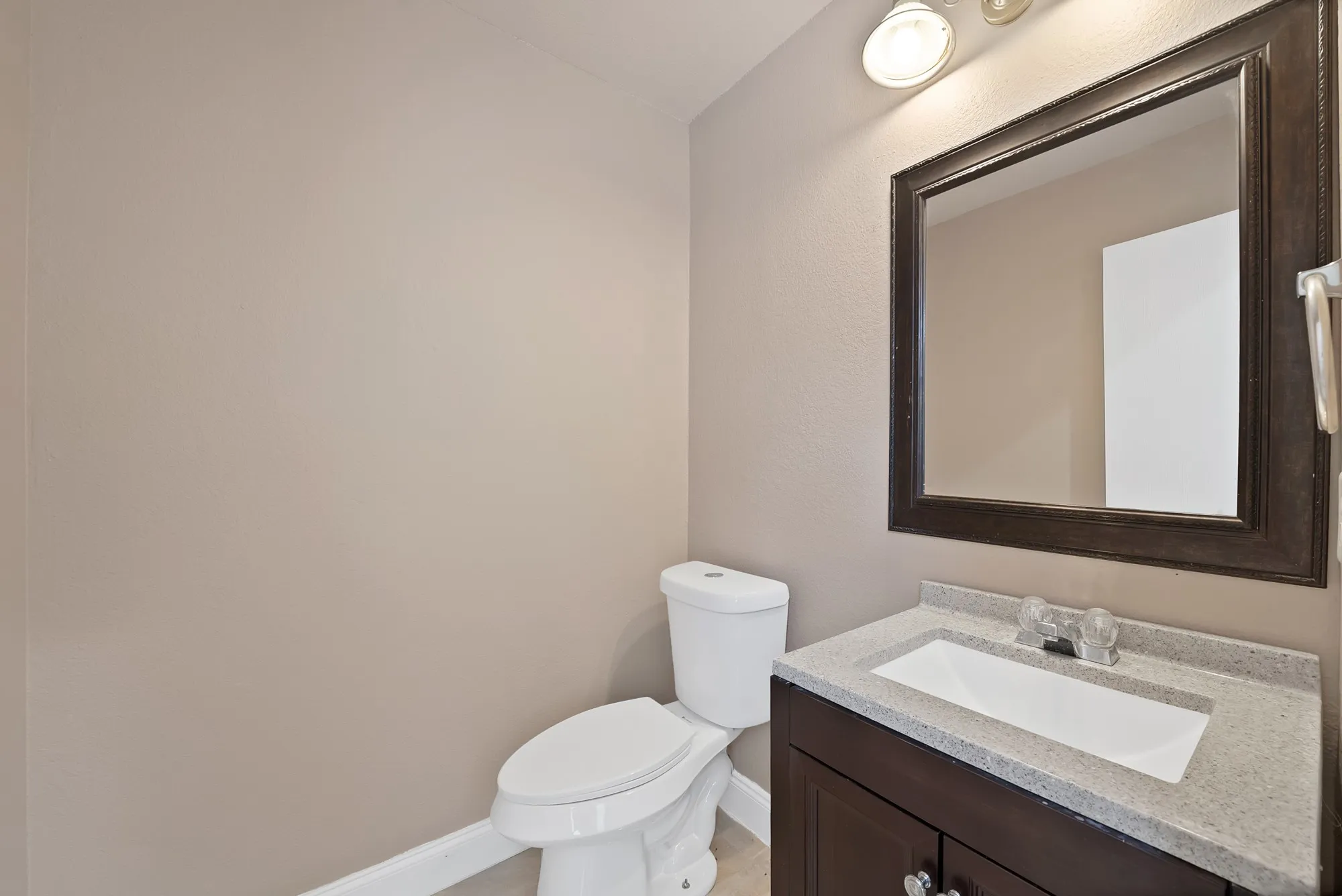 Single Family Residence For Rent in Tarrant County , 13241 Ridgepointe Road, Fort Worth, Texas 76244, 3 Bedroom, 3 Bathroom, 2 Garage spaces, 1,890 Sqft, built in 2002, mls#21390338, Real Estate Agent in Fort Worth, Homes For Rent in Tarrant county, Homes For Rent in Fort Worth, Realtor in Fort Worth Texas, Real Estate Brokerage Independent Realty Texas, Luminita Cordes Realtor