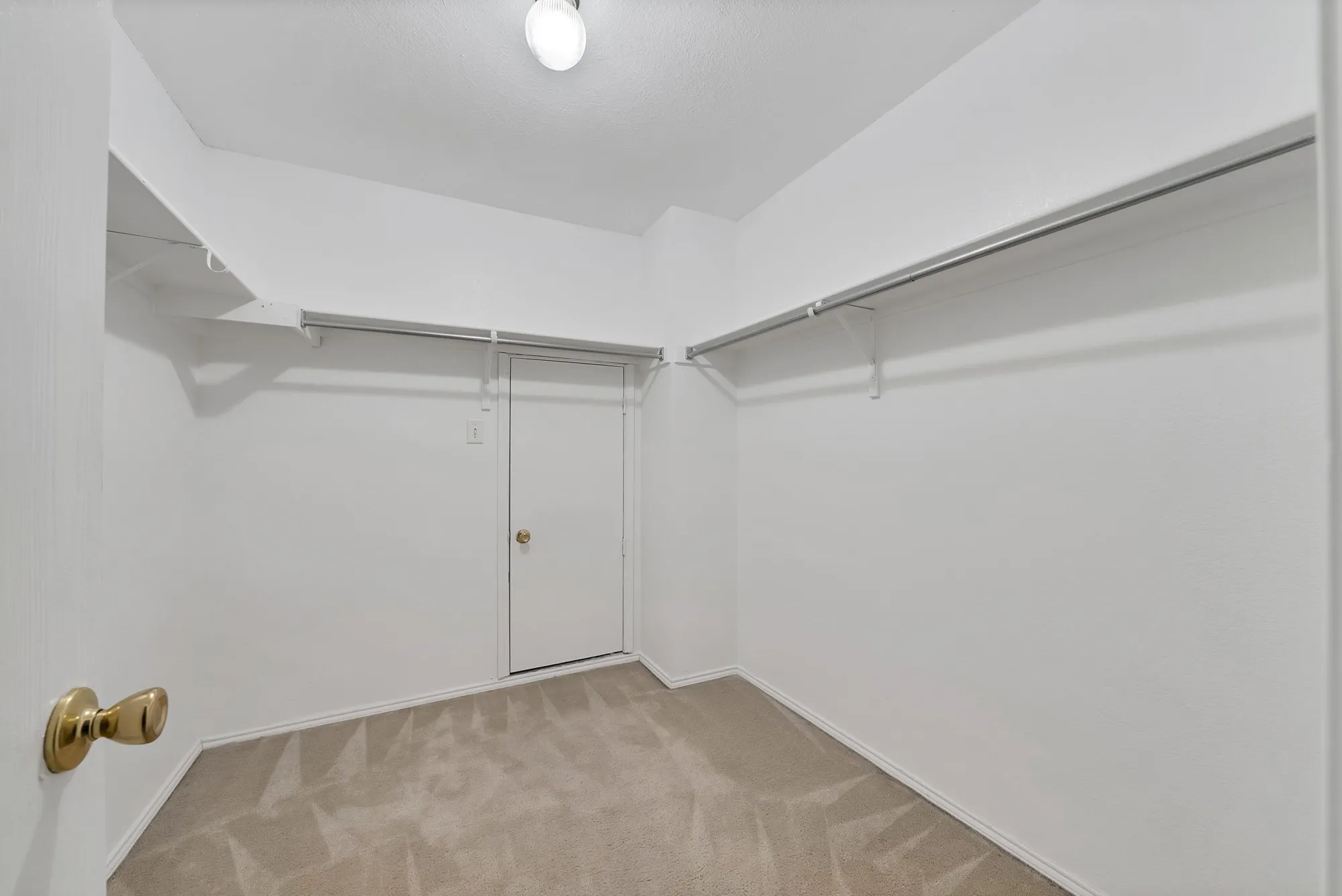Single Family Residence For Rent in Tarrant County , 13241 Ridgepointe Road, Fort Worth, Texas 76244, 3 Bedroom, 3 Bathroom, 2 Garage spaces, 1,890 Sqft, built in 2002, mls#21390338, Real Estate Agent in Fort Worth, Homes For Rent in Tarrant county, Homes For Rent in Fort Worth, Realtor in Fort Worth Texas, Real Estate Brokerage Independent Realty Texas, Luminita Cordes Realtor