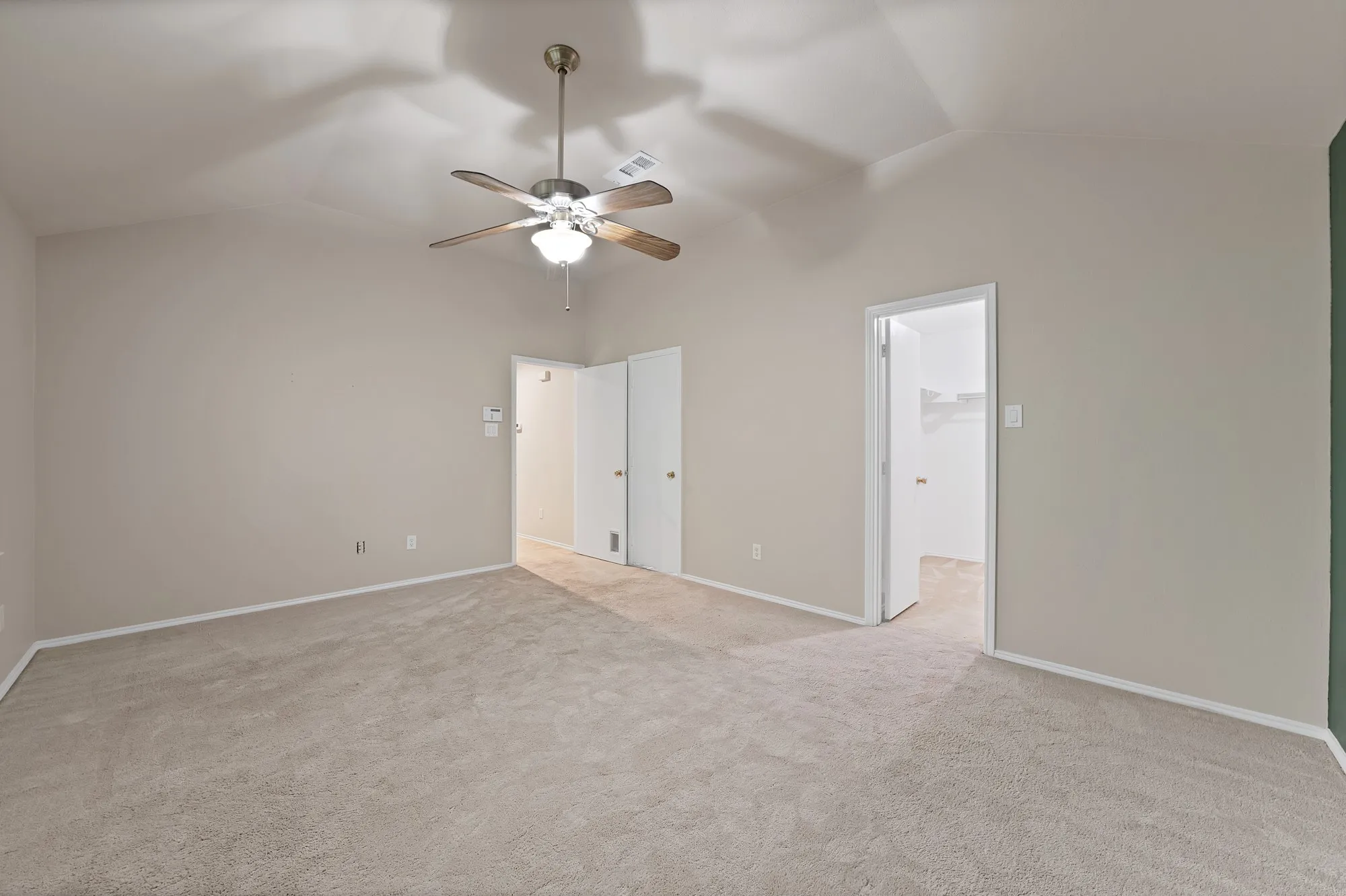 Single Family Residence For Rent in Tarrant County , 13241 Ridgepointe Road, Fort Worth, Texas 76244, 3 Bedroom, 3 Bathroom, 2 Garage spaces, 1,890 Sqft, built in 2002, mls#21390338, Real Estate Agent in Fort Worth, Homes For Rent in Tarrant county, Homes For Rent in Fort Worth, Realtor in Fort Worth Texas, Real Estate Brokerage Independent Realty Texas, Luminita Cordes Realtor