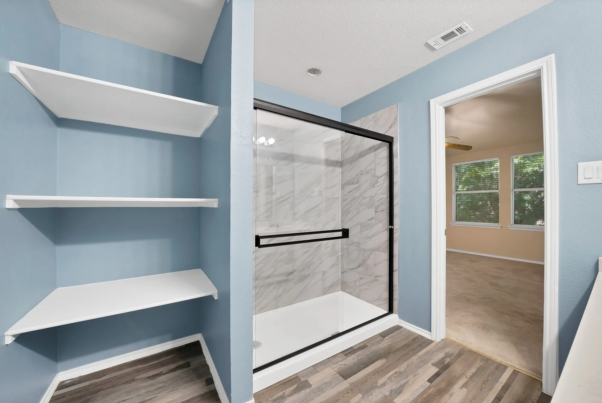 Single Family Residence For Rent in Tarrant County , 13241 Ridgepointe Road, Fort Worth, Texas 76244, 3 Bedroom, 3 Bathroom, 2 Garage spaces, 1,890 Sqft, built in 2002, mls#21390338, Real Estate Agent in Fort Worth, Homes For Rent in Tarrant county, Homes For Rent in Fort Worth, Realtor in Fort Worth Texas, Real Estate Brokerage Independent Realty Texas, Luminita Cordes Realtor