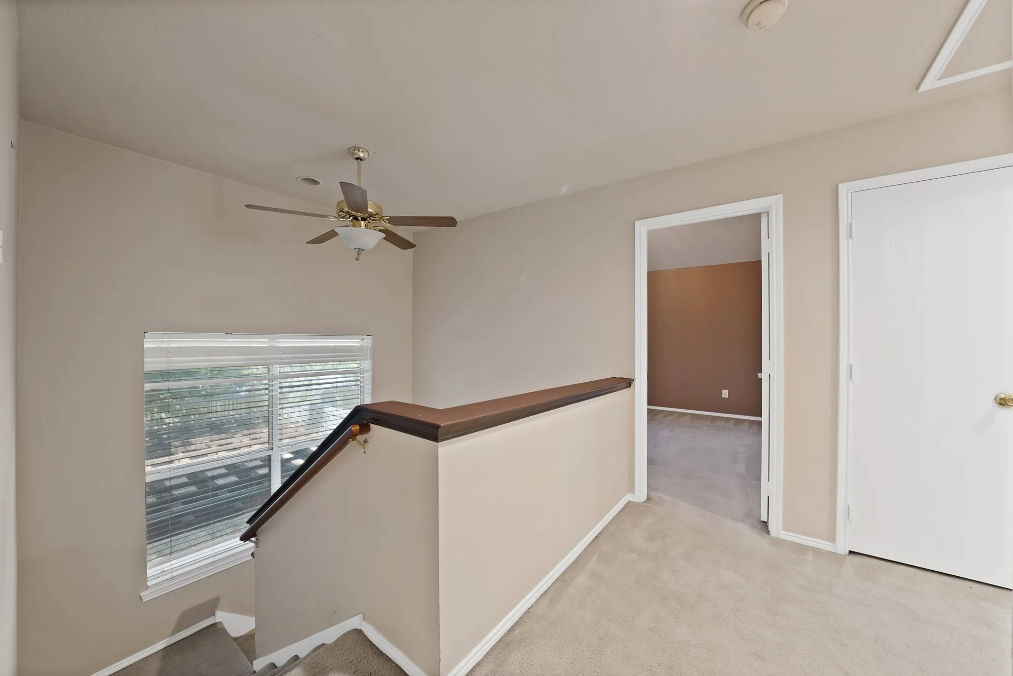 Single Family Residence For Rent in Tarrant County , 13241 Ridgepointe Road, Fort Worth, Texas 76244, 3 Bedroom, 3 Bathroom, 2 Garage spaces, 1,890 Sqft, built in 2002, mls#21390338, Real Estate Agent in Fort Worth, Homes For Rent in Tarrant county, Homes For Rent in Fort Worth, Realtor in Fort Worth Texas, Real Estate Brokerage Independent Realty Texas, Luminita Cordes Realtor