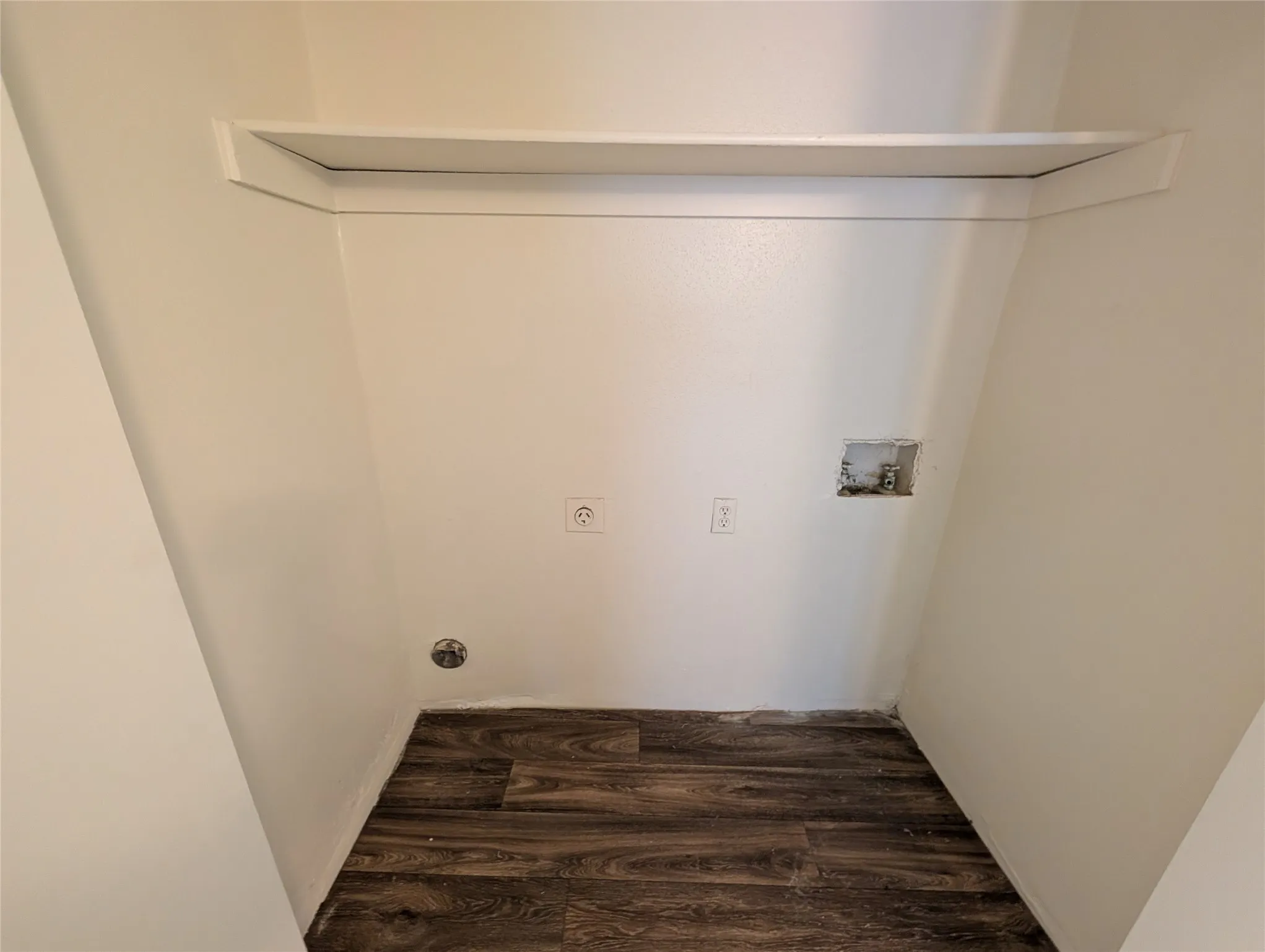 Condominium For Rent in Dallas County , 7431 Holly Hill Drive 204, Dallas, Texas 75231, 2 Bedroom, 2 Bathroom, Garage spaces, 950 Sqft, built in 1979, mls#21390339, Real Estate Agent in Dallas, Homes For Rent in Dallas county, Homes For Rent in Dallas, Realtor in Dallas Texas, Real Estate Brokerage Independent Realty Texas, Luminita Cordes Realtor