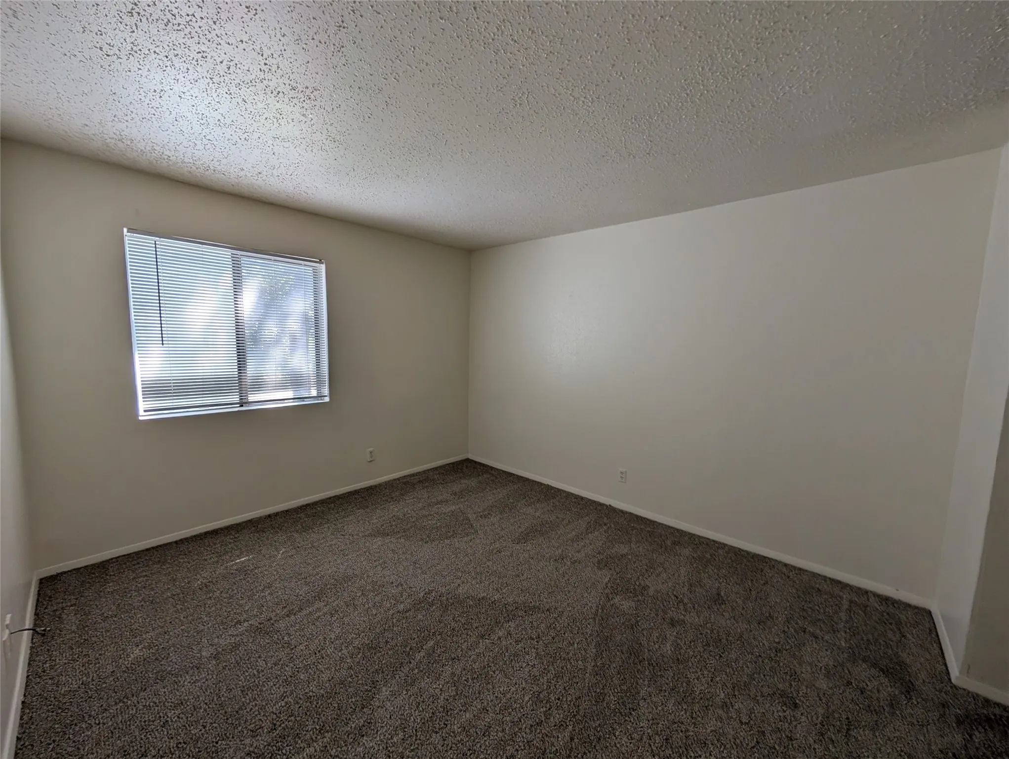 Condominium For Rent in Dallas County , 7431 Holly Hill Drive 204, Dallas, Texas 75231, 2 Bedroom, 2 Bathroom, Garage spaces, 950 Sqft, built in 1979, mls#21390339, Real Estate Agent in Dallas, Homes For Rent in Dallas county, Homes For Rent in Dallas, Realtor in Dallas Texas, Real Estate Brokerage Independent Realty Texas, Luminita Cordes Realtor