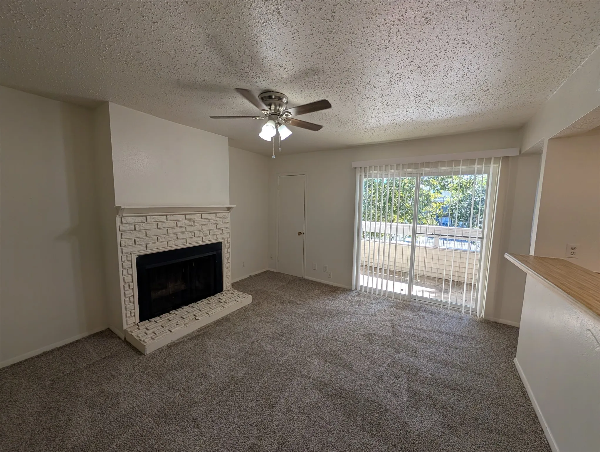 Condominium For Rent in Dallas County , 7431 Holly Hill Drive 204, Dallas, Texas 75231, 2 Bedroom, 2 Bathroom, Garage spaces, 950 Sqft, built in 1979, mls#21390339, Real Estate Agent in Dallas, Homes For Rent in Dallas county, Homes For Rent in Dallas, Realtor in Dallas Texas, Real Estate Brokerage Independent Realty Texas, Luminita Cordes Realtor