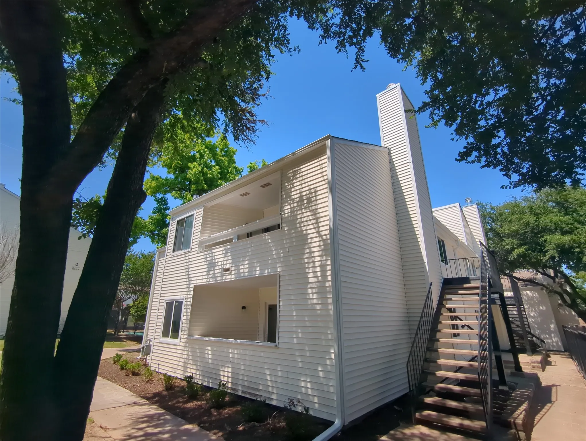 Condominium For Rent in Dallas County , 7431 Holly Hill Drive 204, Dallas, Texas 75231, 2 Bedroom, 2 Bathroom, Garage spaces, 950 Sqft, built in 1979, mls#21390339, Real Estate Agent in Dallas, Homes For Rent in Dallas county, Homes For Rent in Dallas, Realtor in Dallas Texas, Real Estate Brokerage Independent Realty Texas, Luminita Cordes Realtor