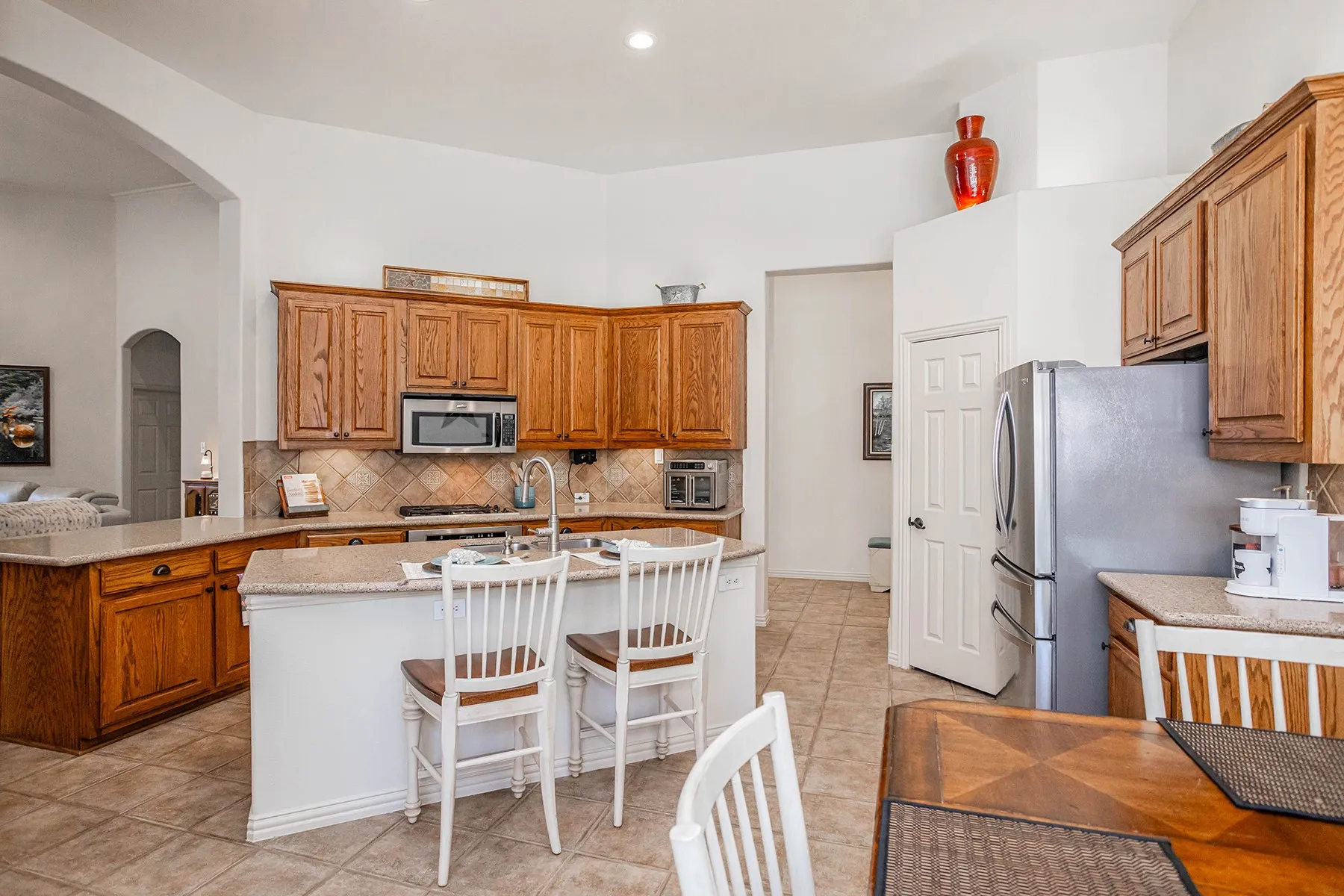 Single Family Residence For Sale in Tarrant County , 5900 Barton Springs Drive, North Richland Hills, Texas 76180, 4 Bedroom, 3 Bathroom, 3 Garage spaces, 2,550 Sqft, built in 2006, mls#21390340, Real Estate Agent in North Richland Hills, Homes For Sale in Tarrant county, Homes For Sale in North Richland Hills, Realtor in North Richland Hills Texas, Real Estate Brokerage Independent Realty Texas, Luminita Cordes Realtor