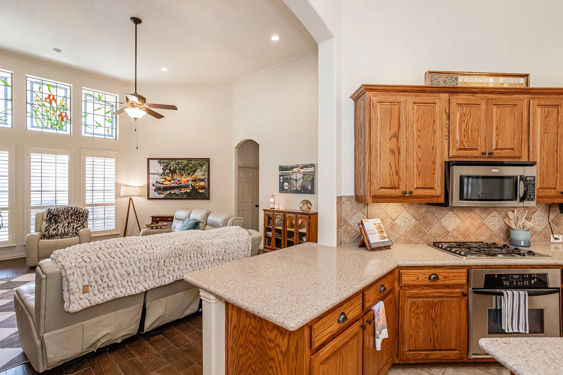 Single Family Residence For Sale in Tarrant County , 5900 Barton Springs Drive, North Richland Hills, Texas 76180, 4 Bedroom, 3 Bathroom, 3 Garage spaces, 2,550 Sqft, built in 2006, mls#21390340, Real Estate Agent in North Richland Hills, Homes For Sale in Tarrant county, Homes For Sale in North Richland Hills, Realtor in North Richland Hills Texas, Real Estate Brokerage Independent Realty Texas, Luminita Cordes Realtor