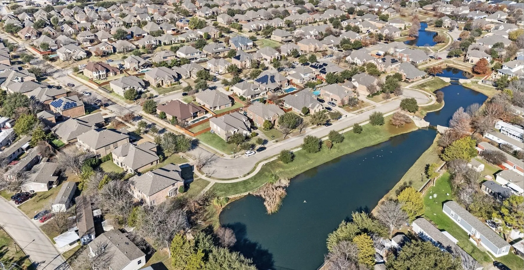 Single Family Residence For Sale in Tarrant County , 5900 Barton Springs Drive, North Richland Hills, Texas 76180, 4 Bedroom, 3 Bathroom, 3 Garage spaces, 2,550 Sqft, built in 2006, mls#21390340, Real Estate Agent in North Richland Hills, Homes For Sale in Tarrant county, Homes For Sale in North Richland Hills, Realtor in North Richland Hills Texas, Real Estate Brokerage Independent Realty Texas, Luminita Cordes Realtor