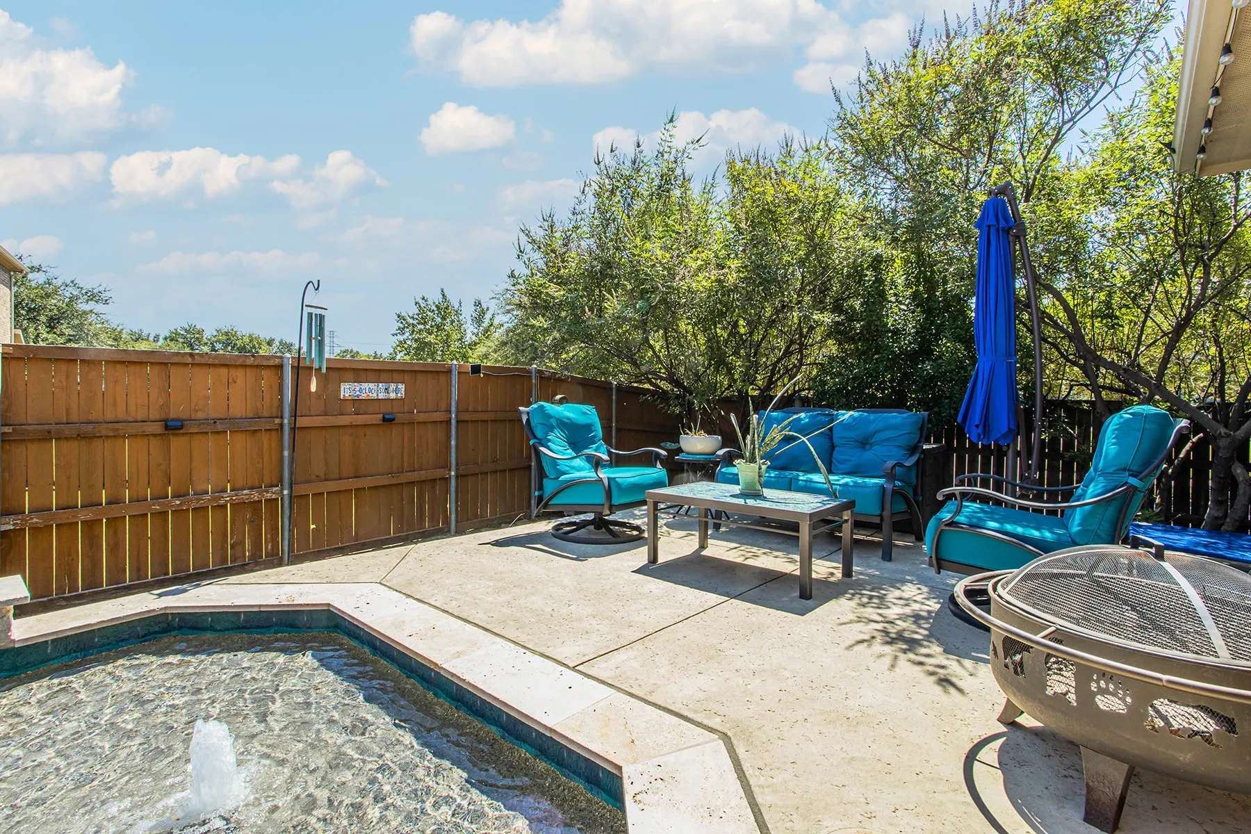 Single Family Residence For Sale in Tarrant County , 5900 Barton Springs Drive, North Richland Hills, Texas 76180, 4 Bedroom, 3 Bathroom, 3 Garage spaces, 2,550 Sqft, built in 2006, mls#21390340, Real Estate Agent in North Richland Hills, Homes For Sale in Tarrant county, Homes For Sale in North Richland Hills, Realtor in North Richland Hills Texas, Real Estate Brokerage Independent Realty Texas, Luminita Cordes Realtor