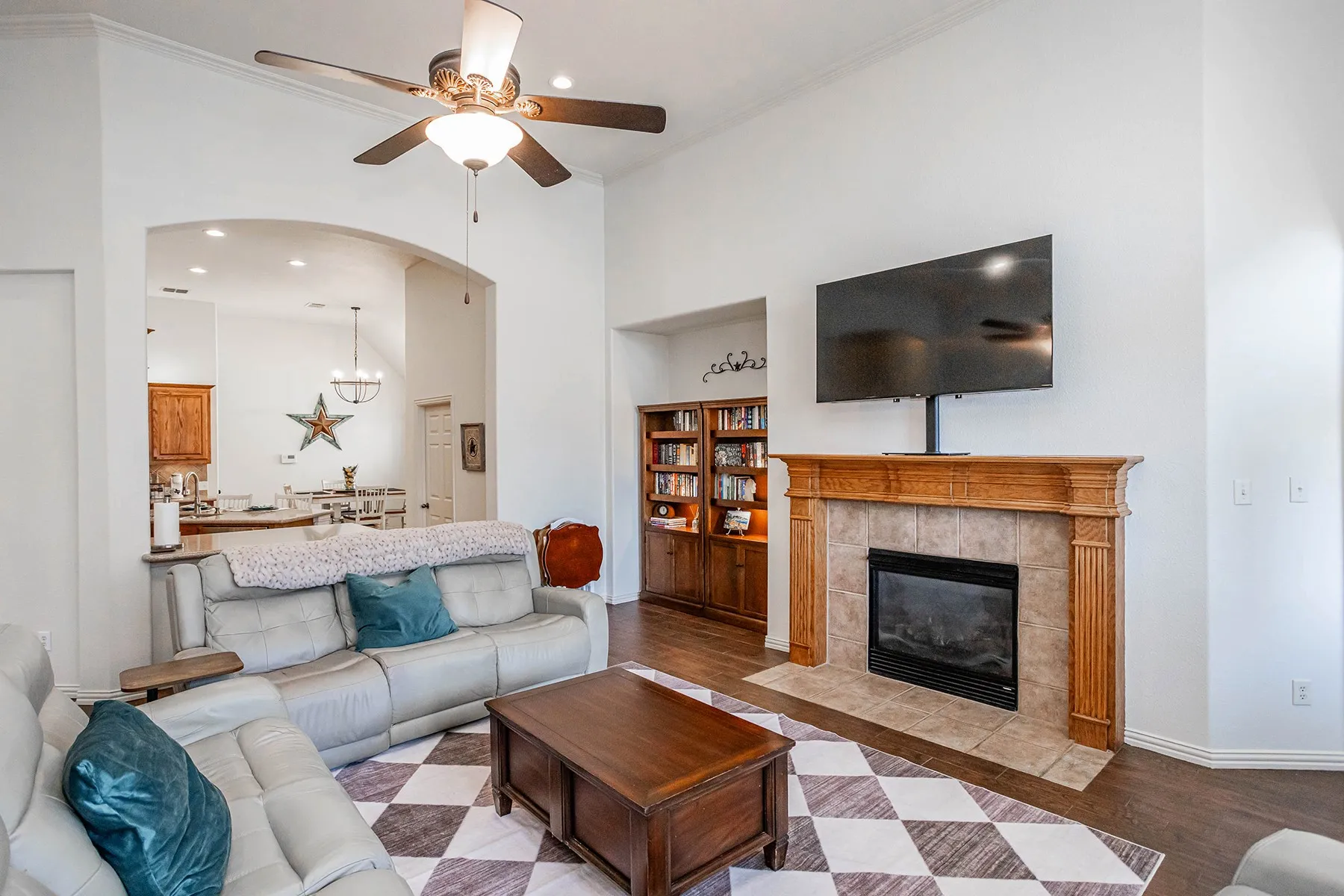 Single Family Residence For Sale in Tarrant County , 5900 Barton Springs Drive, North Richland Hills, Texas 76180, 4 Bedroom, 3 Bathroom, 3 Garage spaces, 2,550 Sqft, built in 2006, mls#21390340, Real Estate Agent in North Richland Hills, Homes For Sale in Tarrant county, Homes For Sale in North Richland Hills, Realtor in North Richland Hills Texas, Real Estate Brokerage Independent Realty Texas, Luminita Cordes Realtor