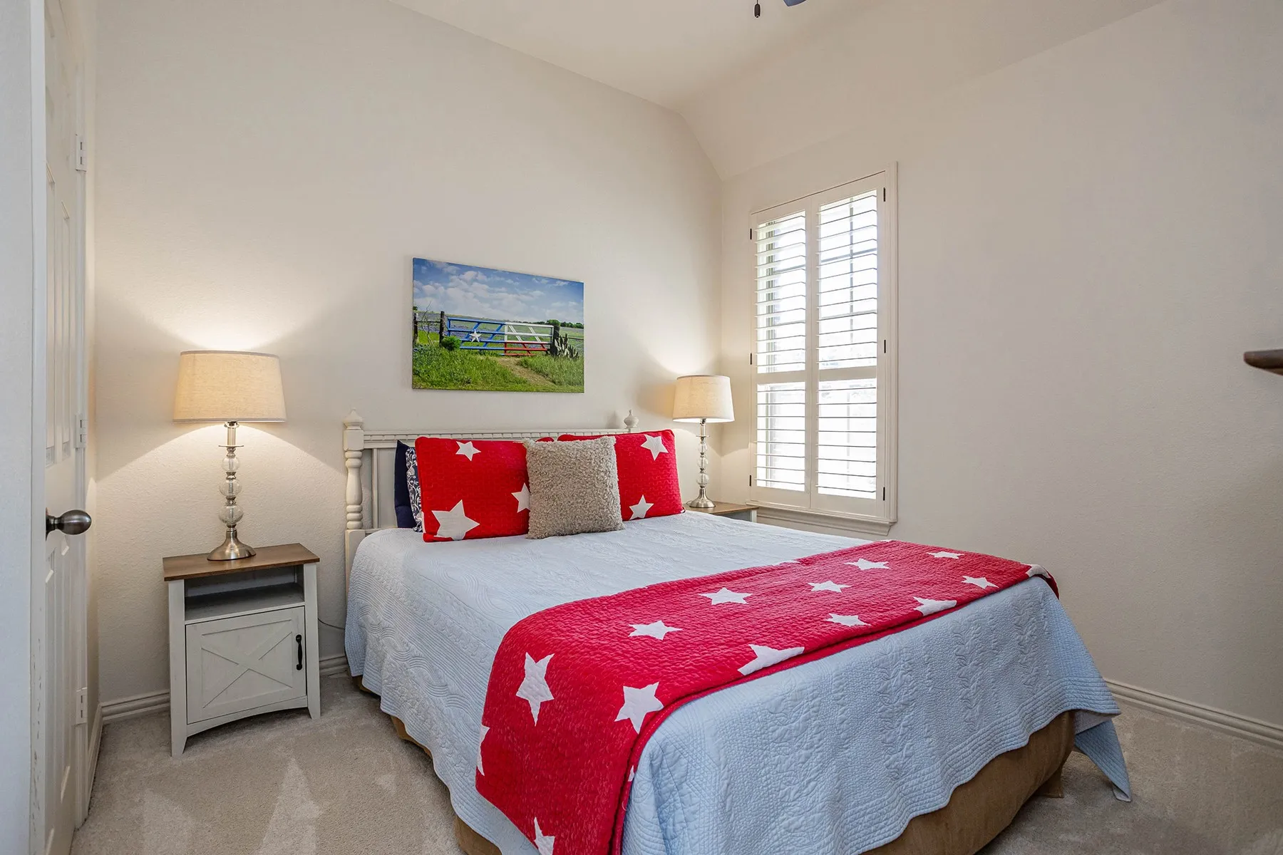 Single Family Residence For Sale in Tarrant County , 5900 Barton Springs Drive, North Richland Hills, Texas 76180, 4 Bedroom, 3 Bathroom, 3 Garage spaces, 2,550 Sqft, built in 2006, mls#21390340, Real Estate Agent in North Richland Hills, Homes For Sale in Tarrant county, Homes For Sale in North Richland Hills, Realtor in North Richland Hills Texas, Real Estate Brokerage Independent Realty Texas, Luminita Cordes Realtor