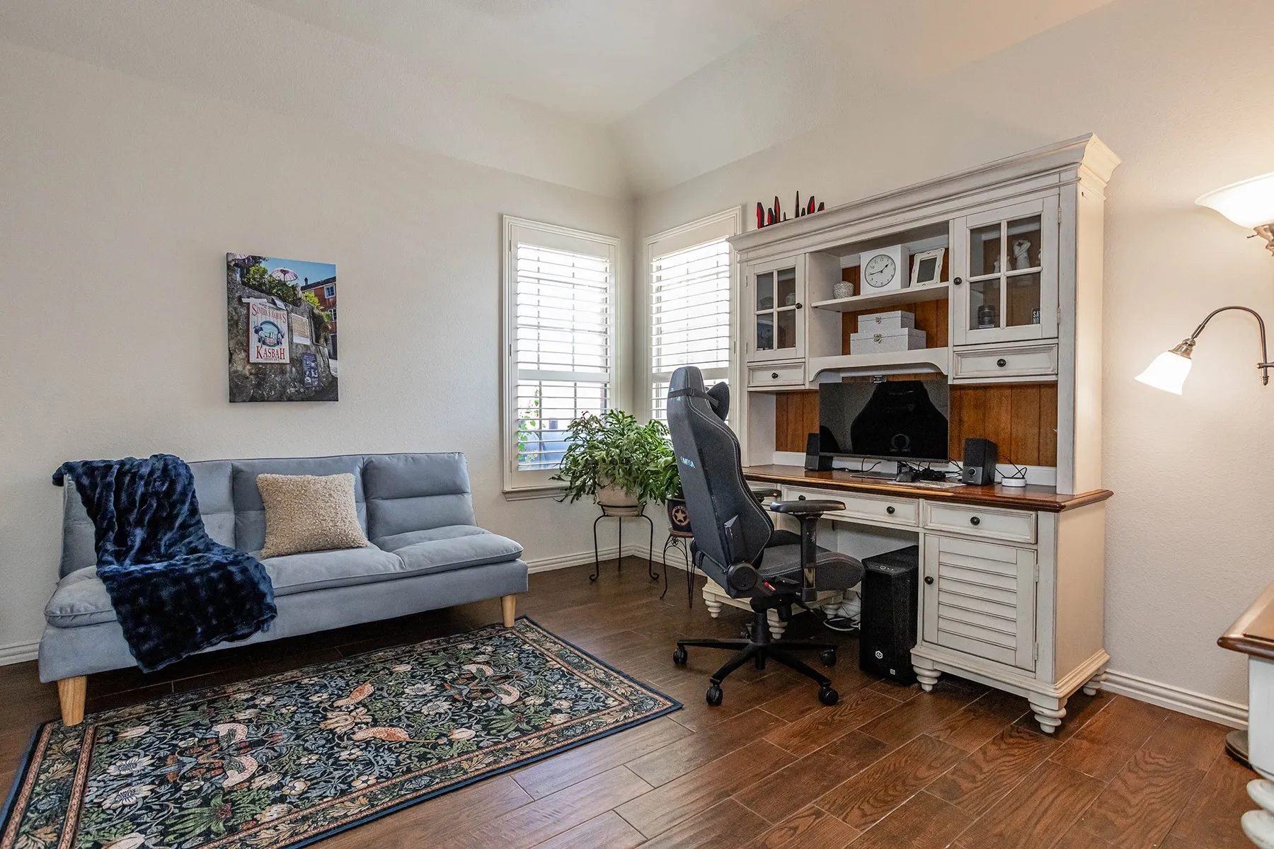 Single Family Residence For Sale in Tarrant County , 5900 Barton Springs Drive, North Richland Hills, Texas 76180, 4 Bedroom, 3 Bathroom, 3 Garage spaces, 2,550 Sqft, built in 2006, mls#21390340, Real Estate Agent in North Richland Hills, Homes For Sale in Tarrant county, Homes For Sale in North Richland Hills, Realtor in North Richland Hills Texas, Real Estate Brokerage Independent Realty Texas, Luminita Cordes Realtor