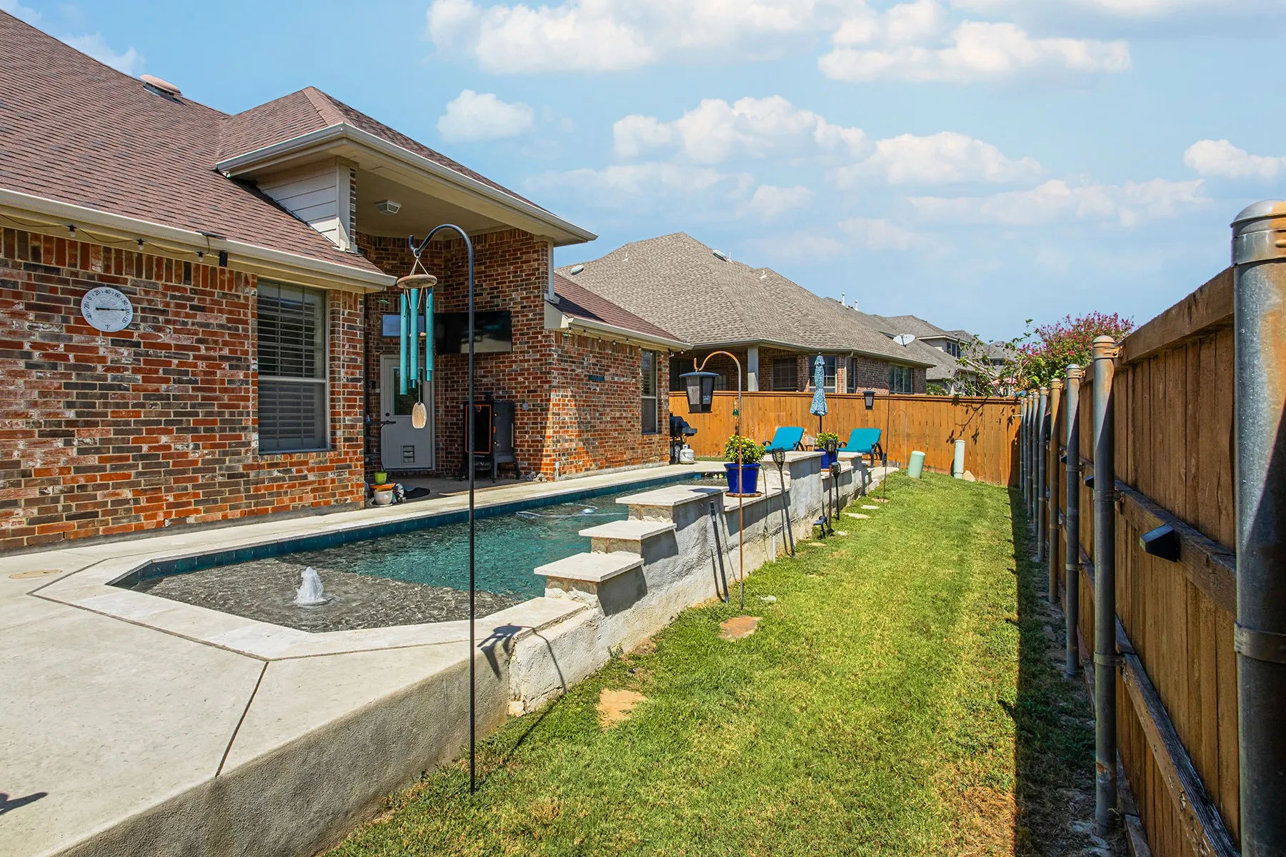 Single Family Residence For Sale in Tarrant County , 5900 Barton Springs Drive, North Richland Hills, Texas 76180, 4 Bedroom, 3 Bathroom, 3 Garage spaces, 2,550 Sqft, built in 2006, mls#21390340, Real Estate Agent in North Richland Hills, Homes For Sale in Tarrant county, Homes For Sale in North Richland Hills, Realtor in North Richland Hills Texas, Real Estate Brokerage Independent Realty Texas, Luminita Cordes Realtor