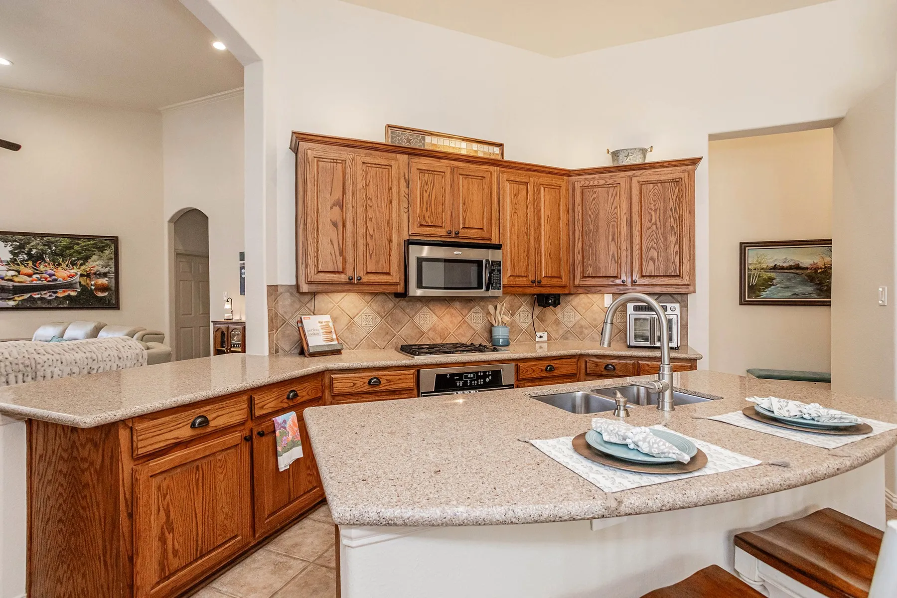 Single Family Residence For Sale in Tarrant County , 5900 Barton Springs Drive, North Richland Hills, Texas 76180, 4 Bedroom, 3 Bathroom, 3 Garage spaces, 2,550 Sqft, built in 2006, mls#21390340, Real Estate Agent in North Richland Hills, Homes For Sale in Tarrant county, Homes For Sale in North Richland Hills, Realtor in North Richland Hills Texas, Real Estate Brokerage Independent Realty Texas, Luminita Cordes Realtor