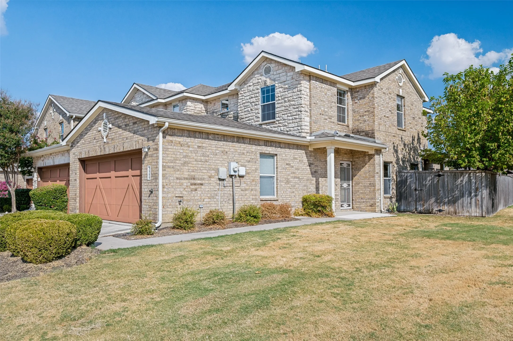 Single Family Residence For Rent in Denton County , 5900 Stone Mountain, The Colony, Texas 75056, 3 Bedroom, 3 Bathroom, 2 Garage spaces, 1,806 Sqft, built in 2008, mls#21390332, Real Estate Agent in The Colony, Homes For Rent in Denton county, Homes For Rent in The Colony, Realtor in The Colony Texas, Real Estate Brokerage Independent Realty Texas, Luminita Cordes Realtor