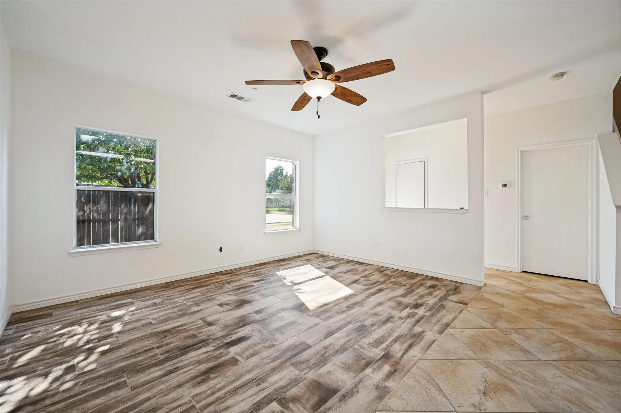 Single Family Residence For Rent in Denton County , 5900 Stone Mountain, The Colony, Texas 75056, 3 Bedroom, 3 Bathroom, 2 Garage spaces, 1,806 Sqft, built in 2008, mls#21390332, Real Estate Agent in The Colony, Homes For Rent in Denton county, Homes For Rent in The Colony, Realtor in The Colony Texas, Real Estate Brokerage Independent Realty Texas, Luminita Cordes Realtor