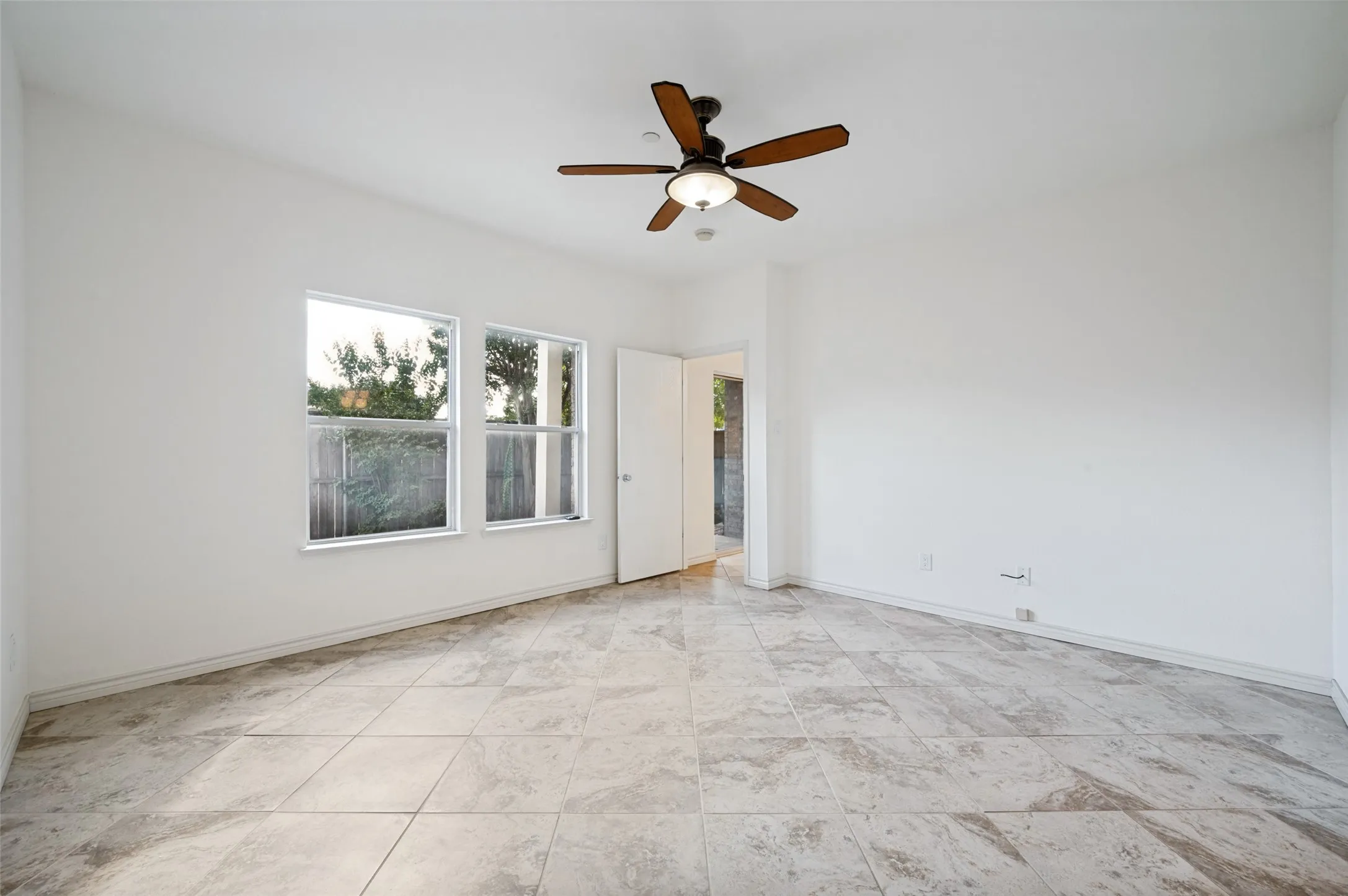 Single Family Residence For Rent in Denton County , 5900 Stone Mountain, The Colony, Texas 75056, 3 Bedroom, 3 Bathroom, 2 Garage spaces, 1,806 Sqft, built in 2008, mls#21390332, Real Estate Agent in The Colony, Homes For Rent in Denton county, Homes For Rent in The Colony, Realtor in The Colony Texas, Real Estate Brokerage Independent Realty Texas, Luminita Cordes Realtor