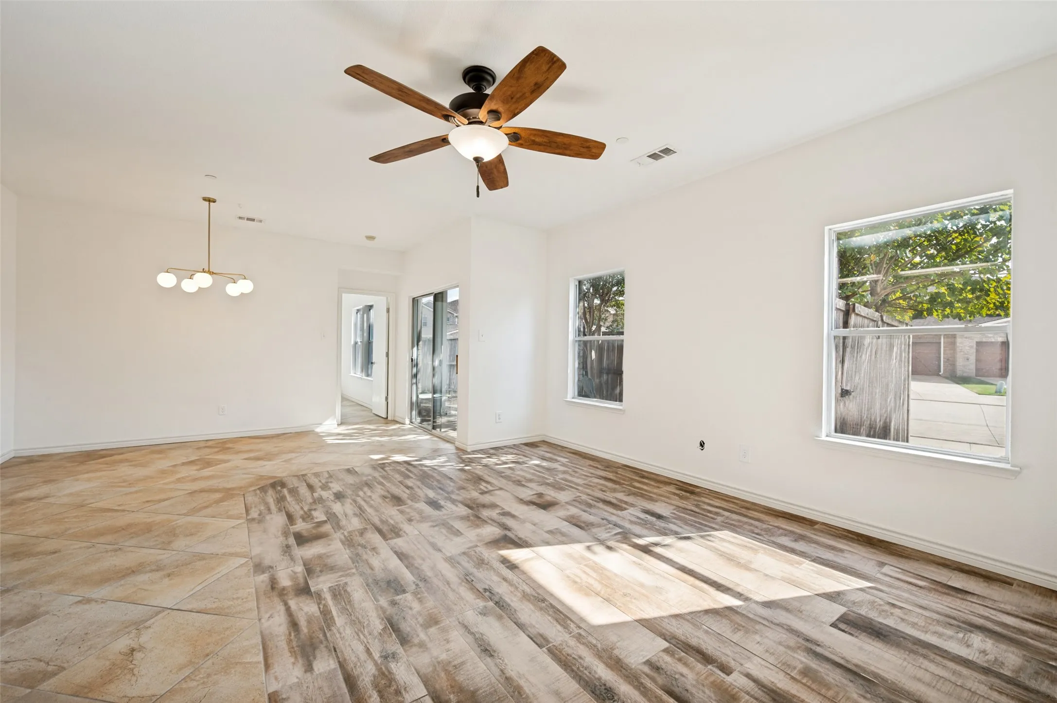 Single Family Residence For Rent in Denton County , 5900 Stone Mountain, The Colony, Texas 75056, 3 Bedroom, 3 Bathroom, 2 Garage spaces, 1,806 Sqft, built in 2008, mls#21390332, Real Estate Agent in The Colony, Homes For Rent in Denton county, Homes For Rent in The Colony, Realtor in The Colony Texas, Real Estate Brokerage Independent Realty Texas, Luminita Cordes Realtor