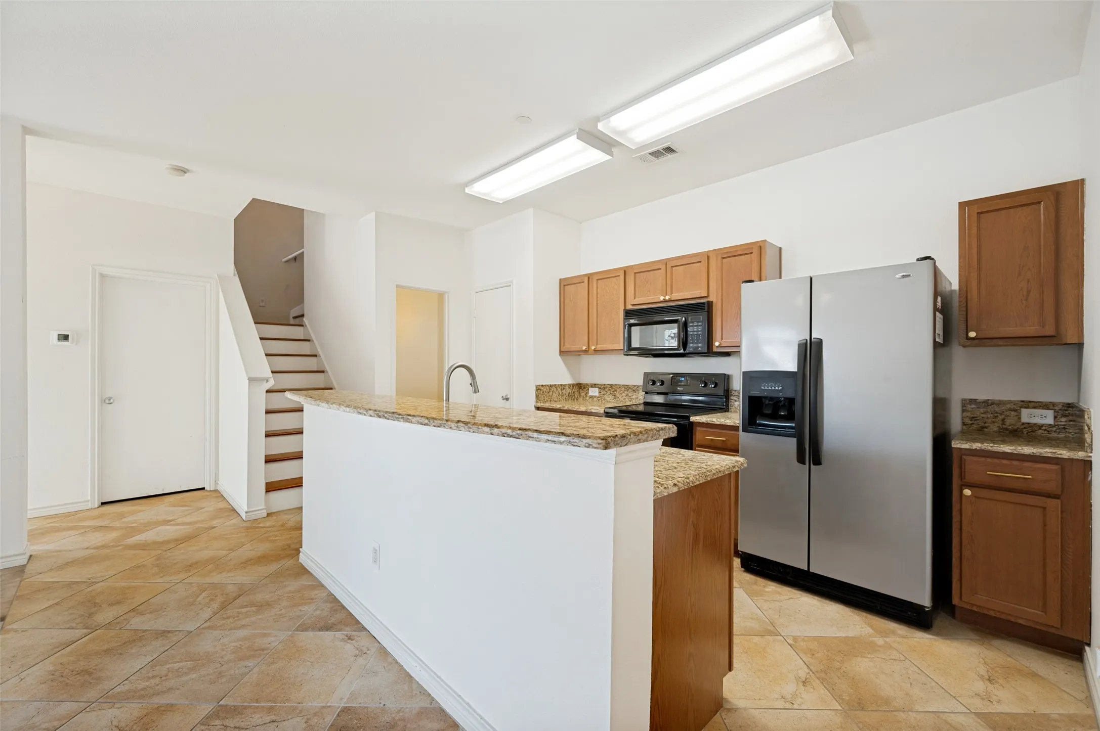 Single Family Residence For Rent in Denton County , 5900 Stone Mountain, The Colony, Texas 75056, 3 Bedroom, 3 Bathroom, 2 Garage spaces, 1,806 Sqft, built in 2008, mls#21390332, Real Estate Agent in The Colony, Homes For Rent in Denton county, Homes For Rent in The Colony, Realtor in The Colony Texas, Real Estate Brokerage Independent Realty Texas, Luminita Cordes Realtor